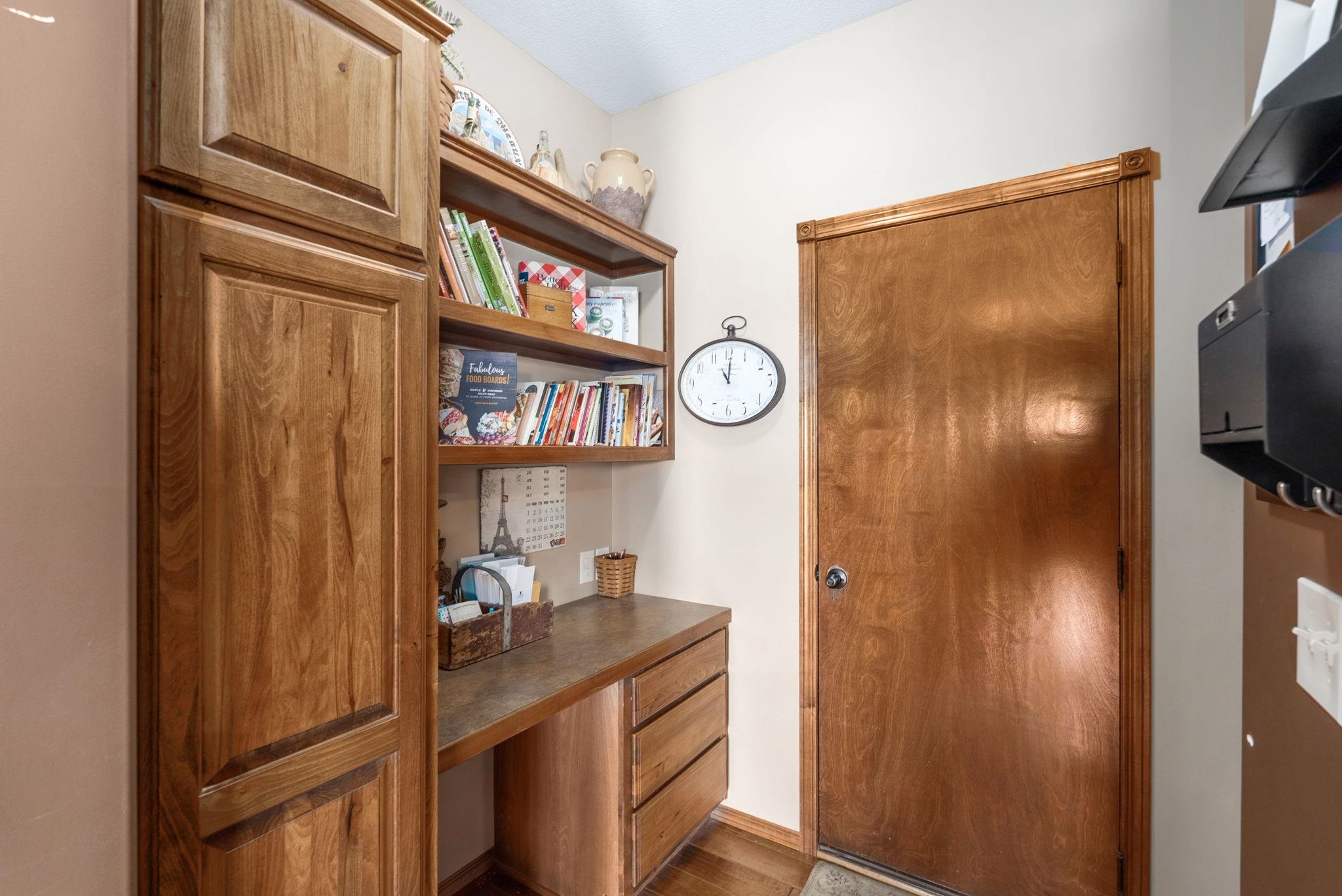 5216 N Colonial Property Photo 14