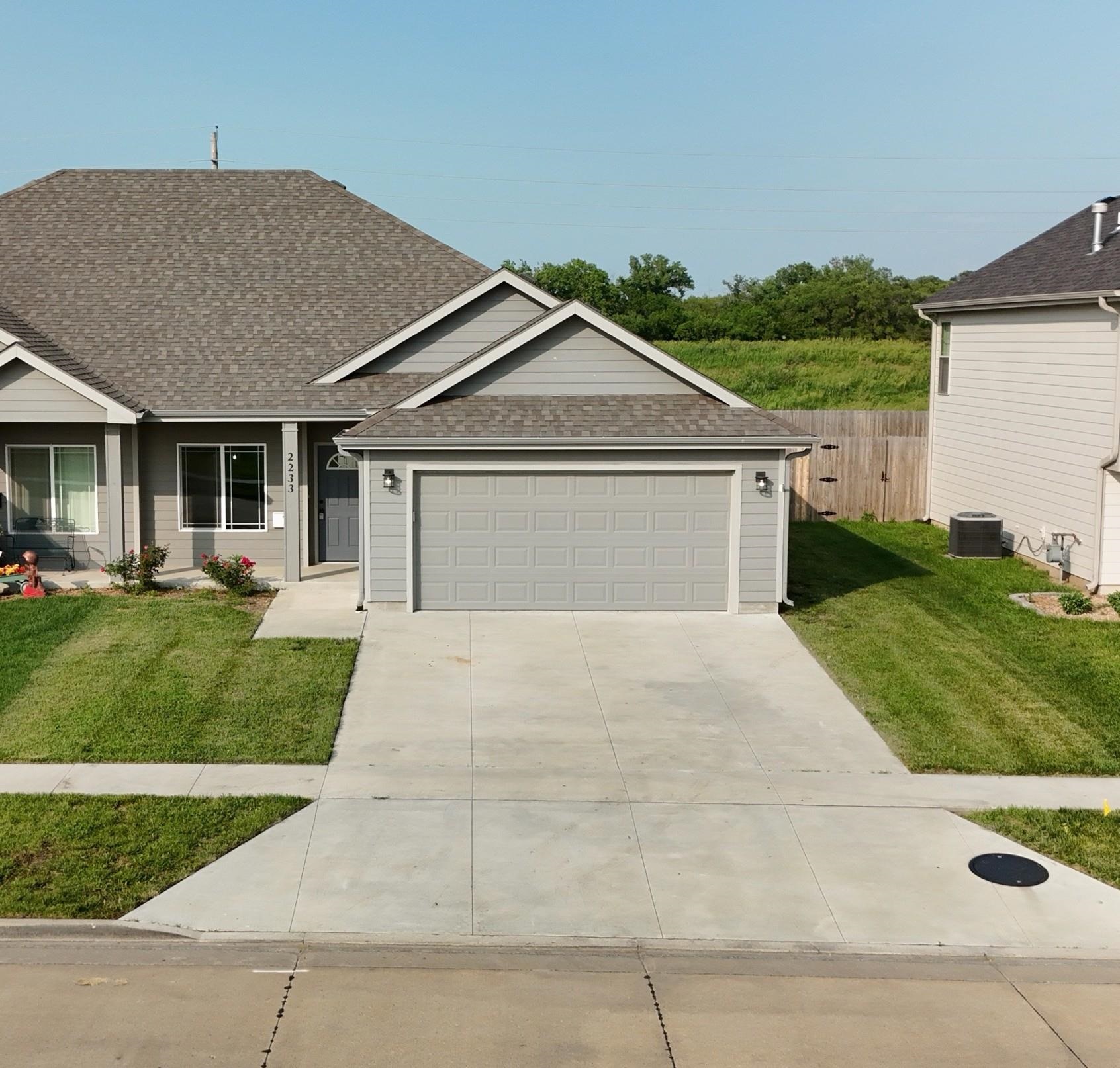 2233 Saddlebrook Dr Property Photo 1