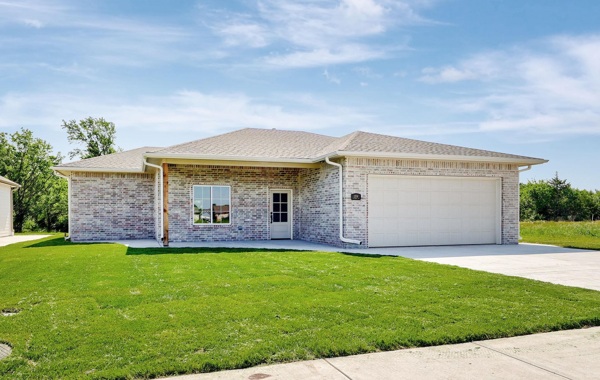 1208 Stutzman St Property Photo 1