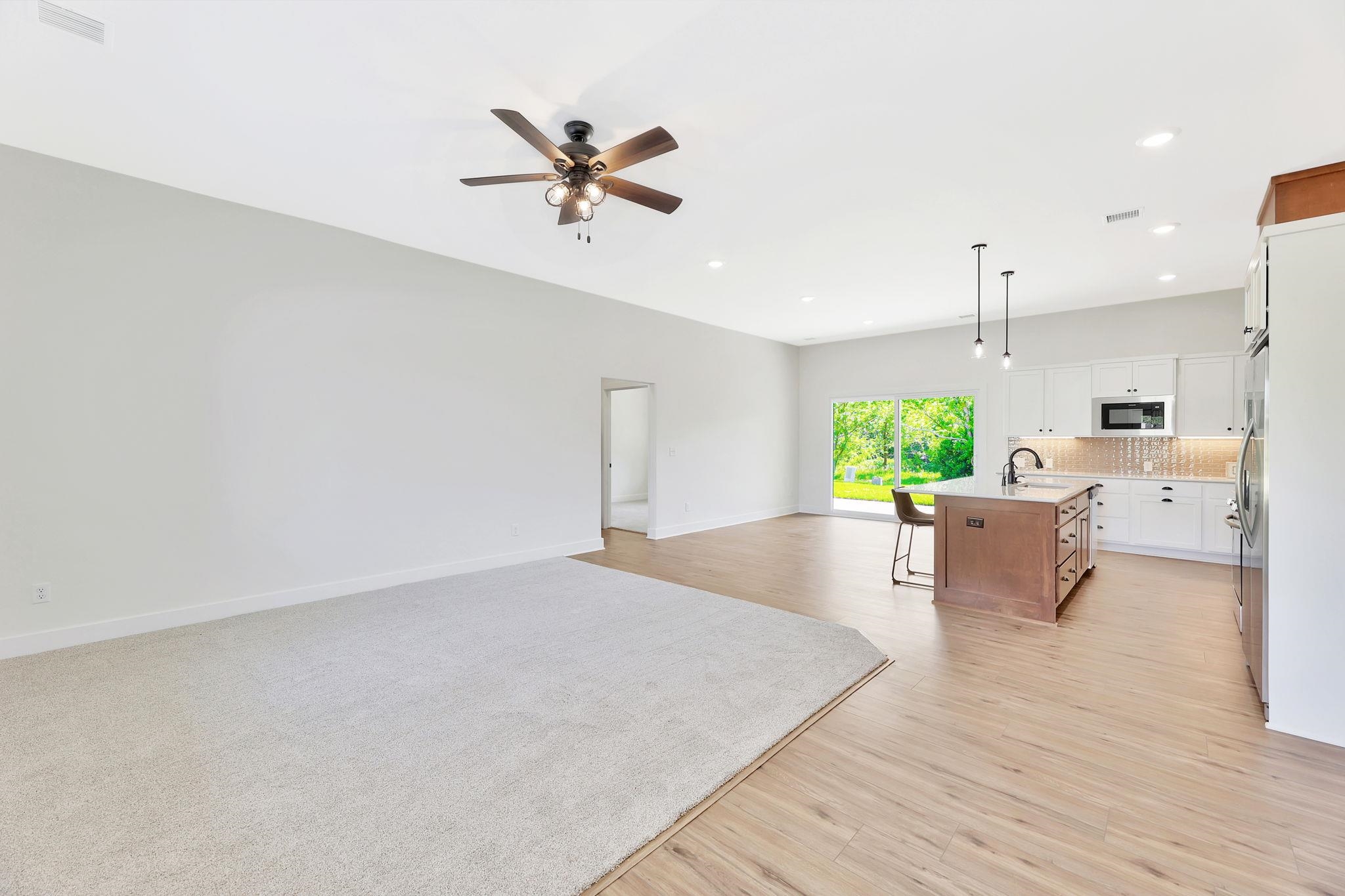 1208 Stutzman St Property Photo 3