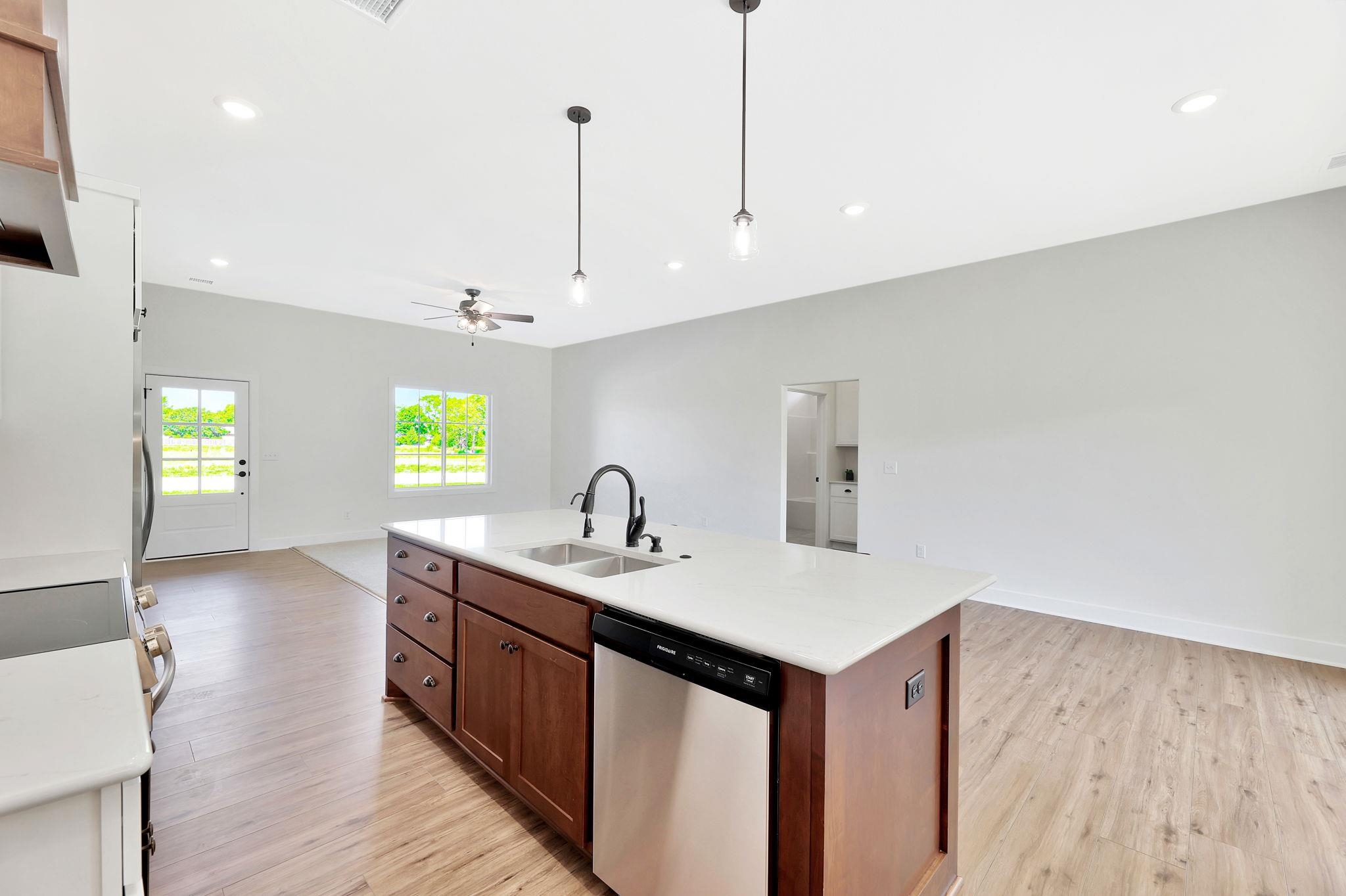 1208 Stutzman St Property Photo 10