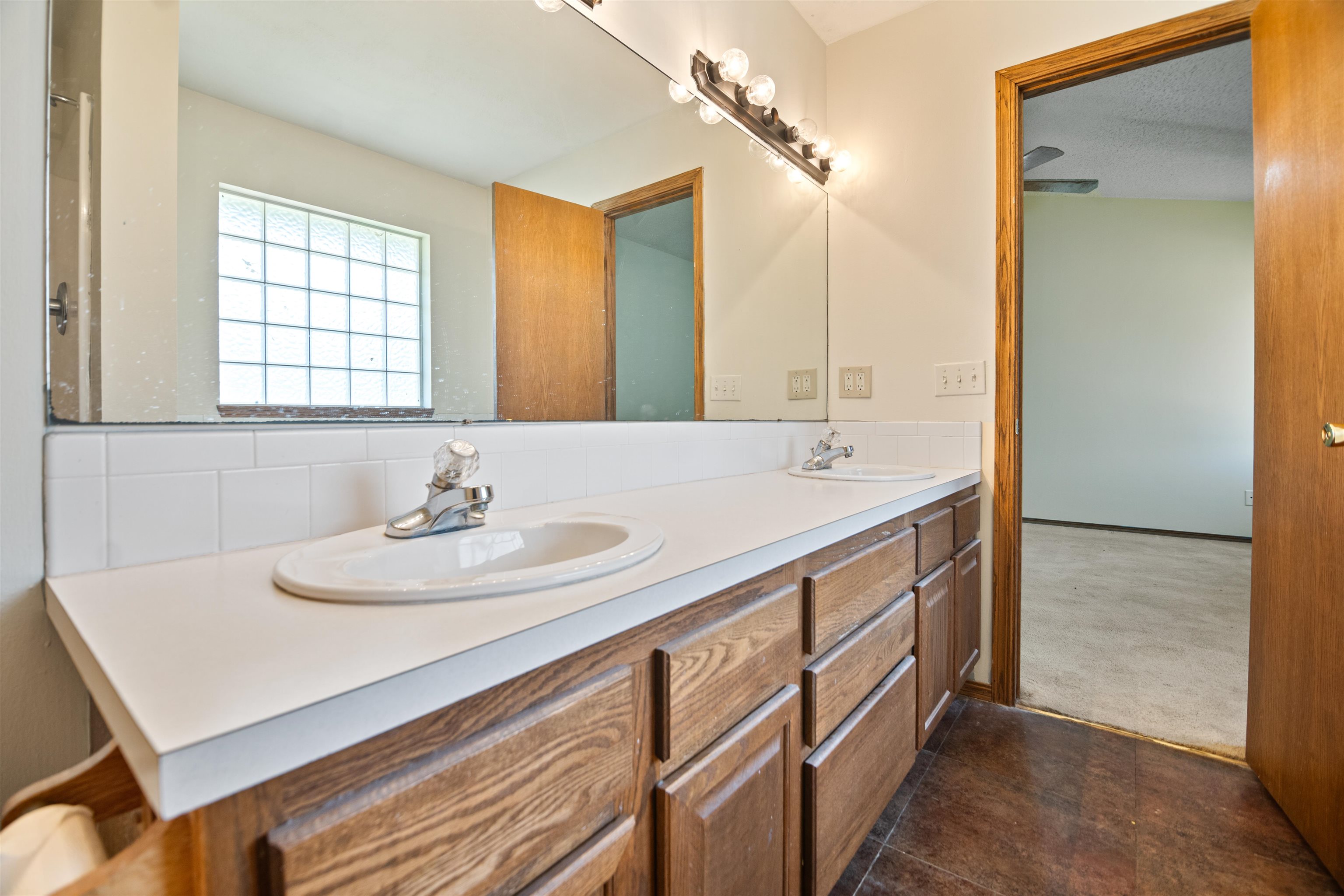 11818 W Dora St Property Photo 10