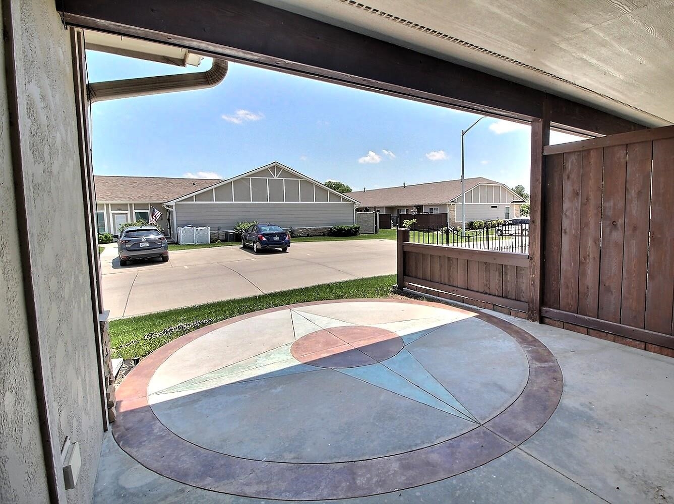 2418 E Madison Property Photo 4