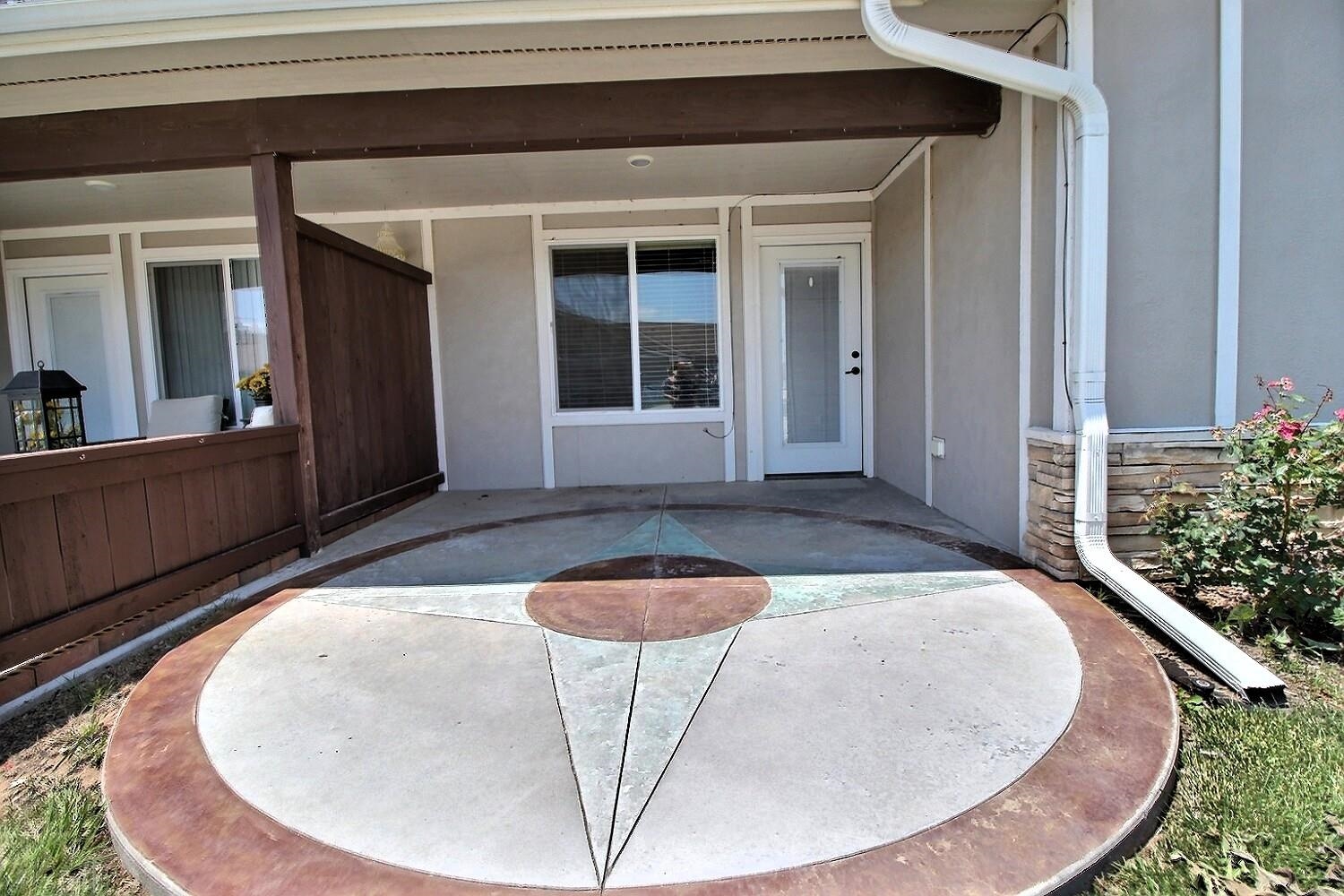 2418 E Madison Property Photo 5