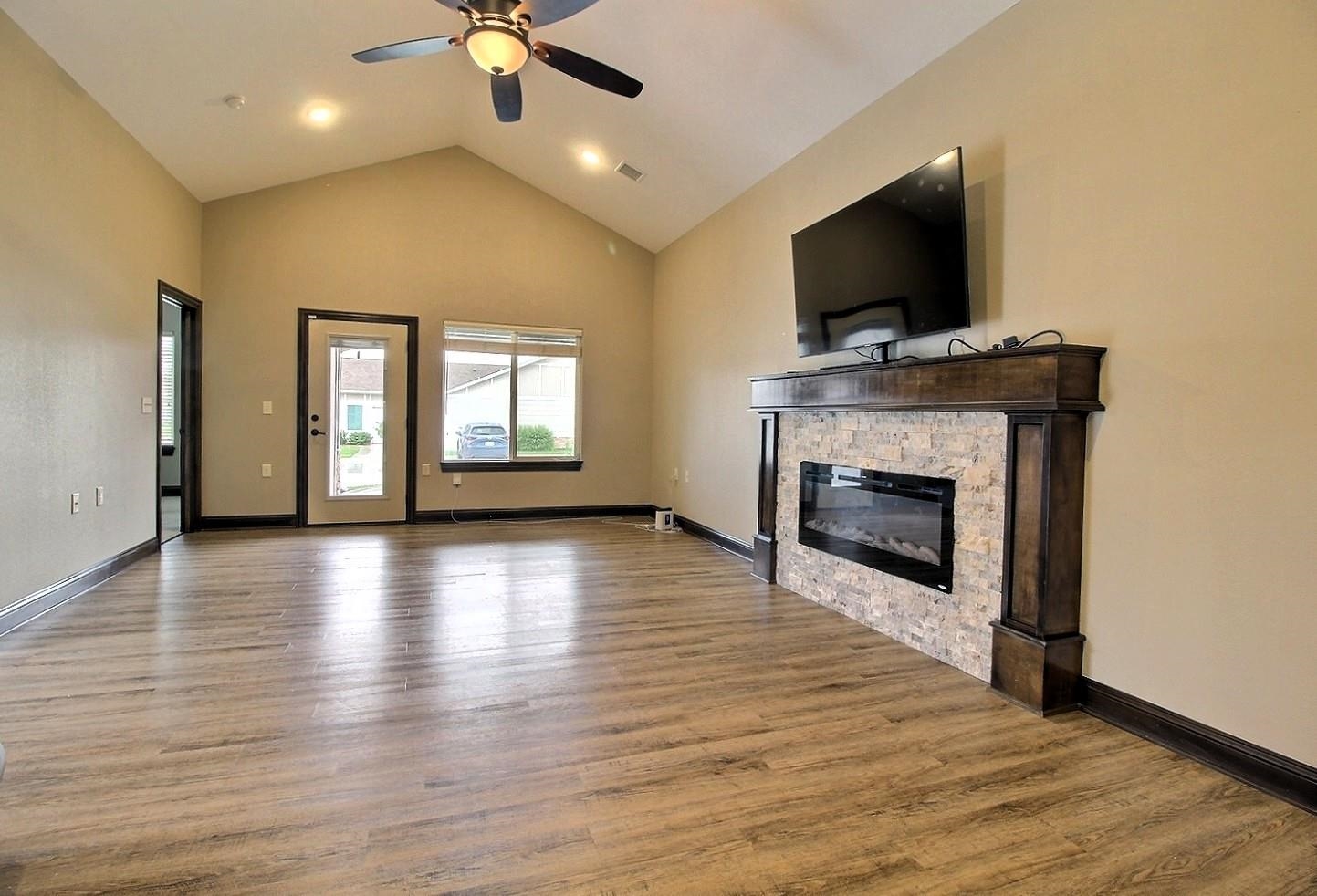 2418 E Madison Property Photo 7