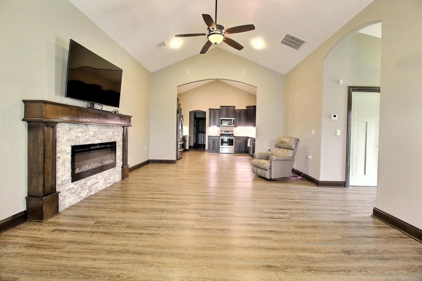 2418 E Madison Property Photo 8