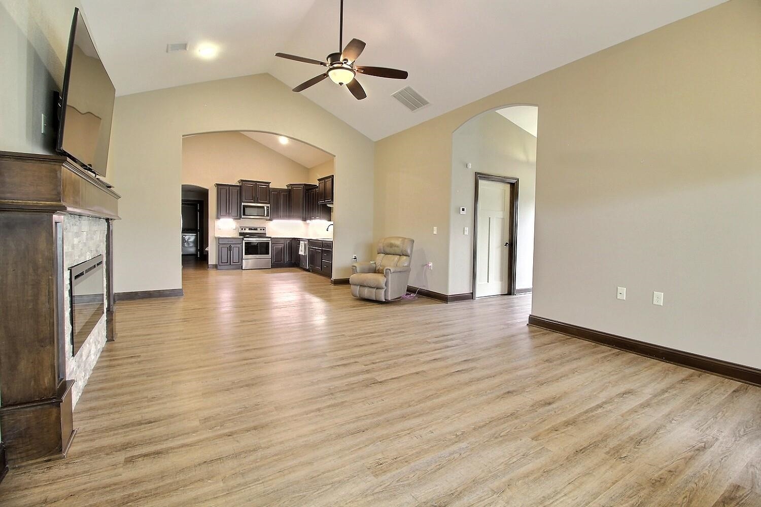 2418 E Madison Property Photo 10