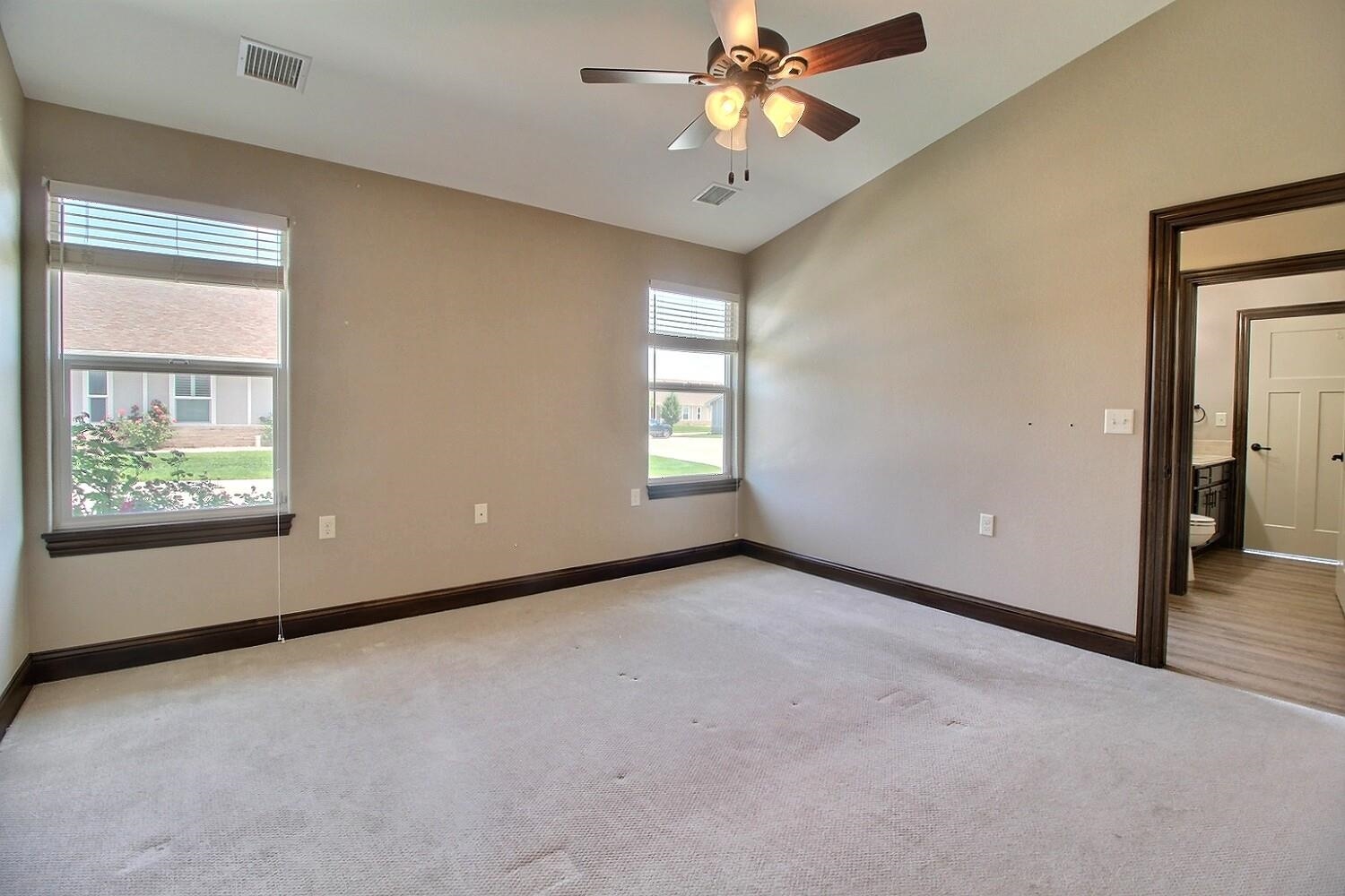 2418 E Madison Property Photo 17