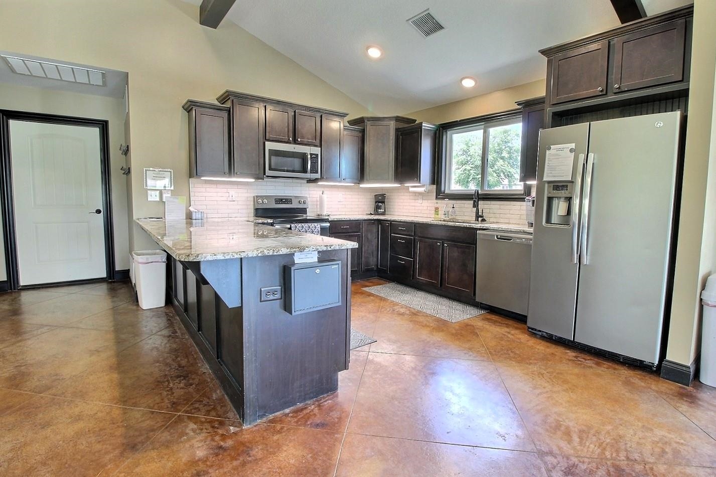 2418 E Madison Property Photo 31
