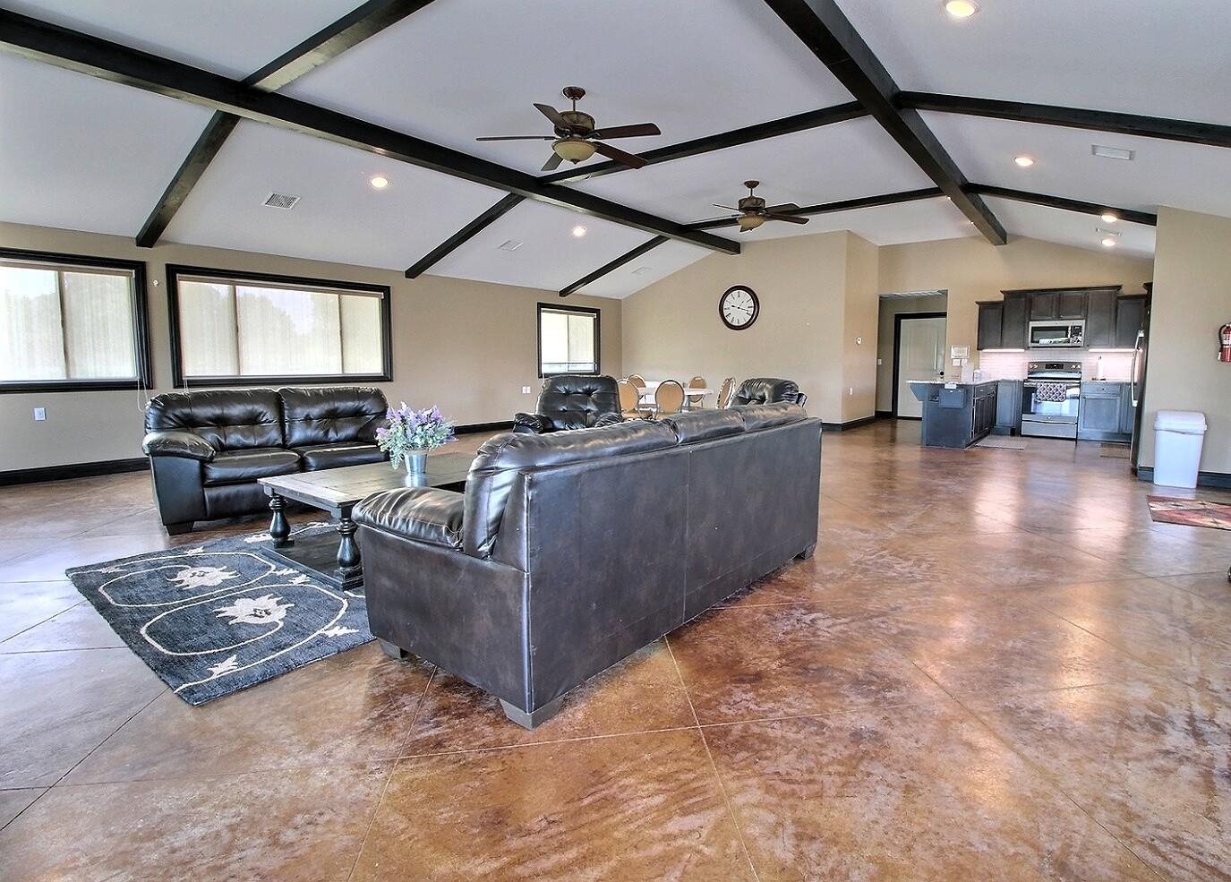 2418 E Madison Property Photo 32