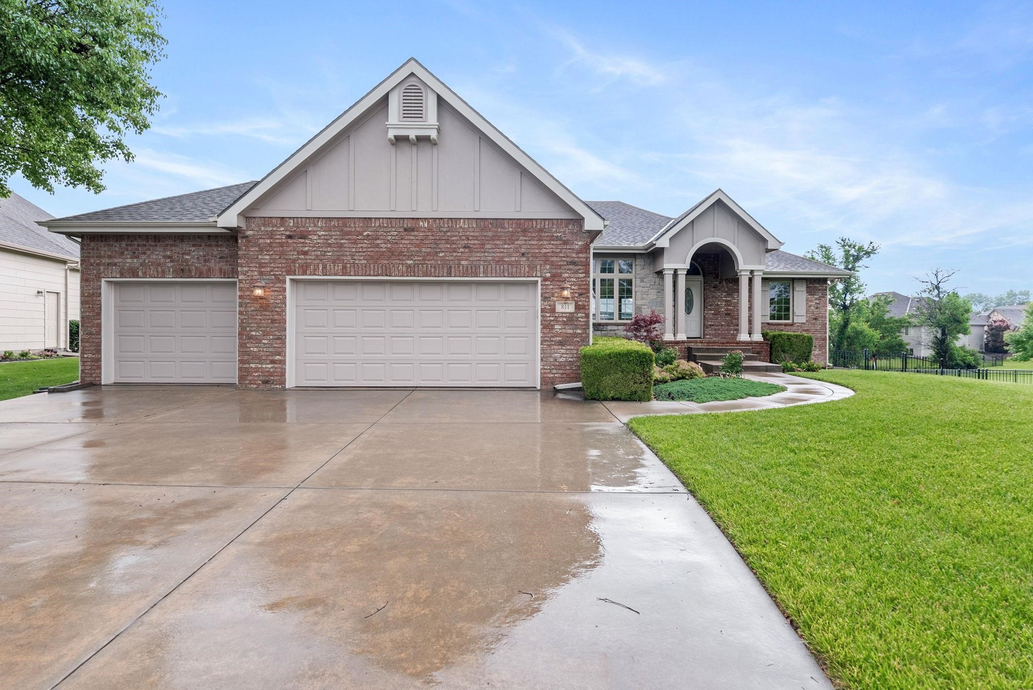 811 Woodstone Property Photo 1