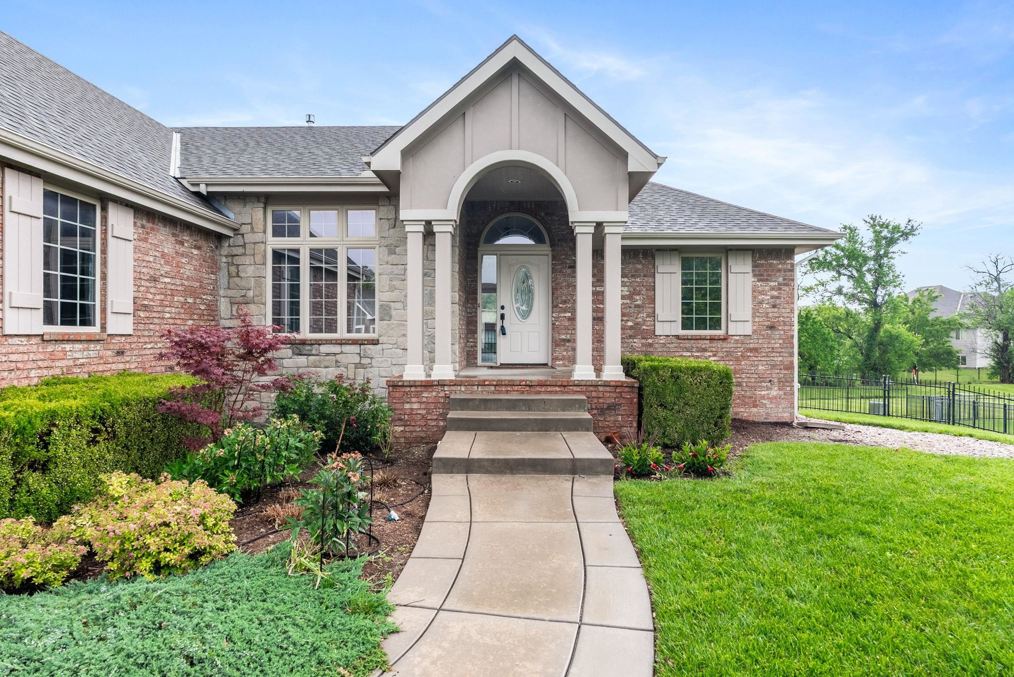 811 Woodstone Property Photo 3