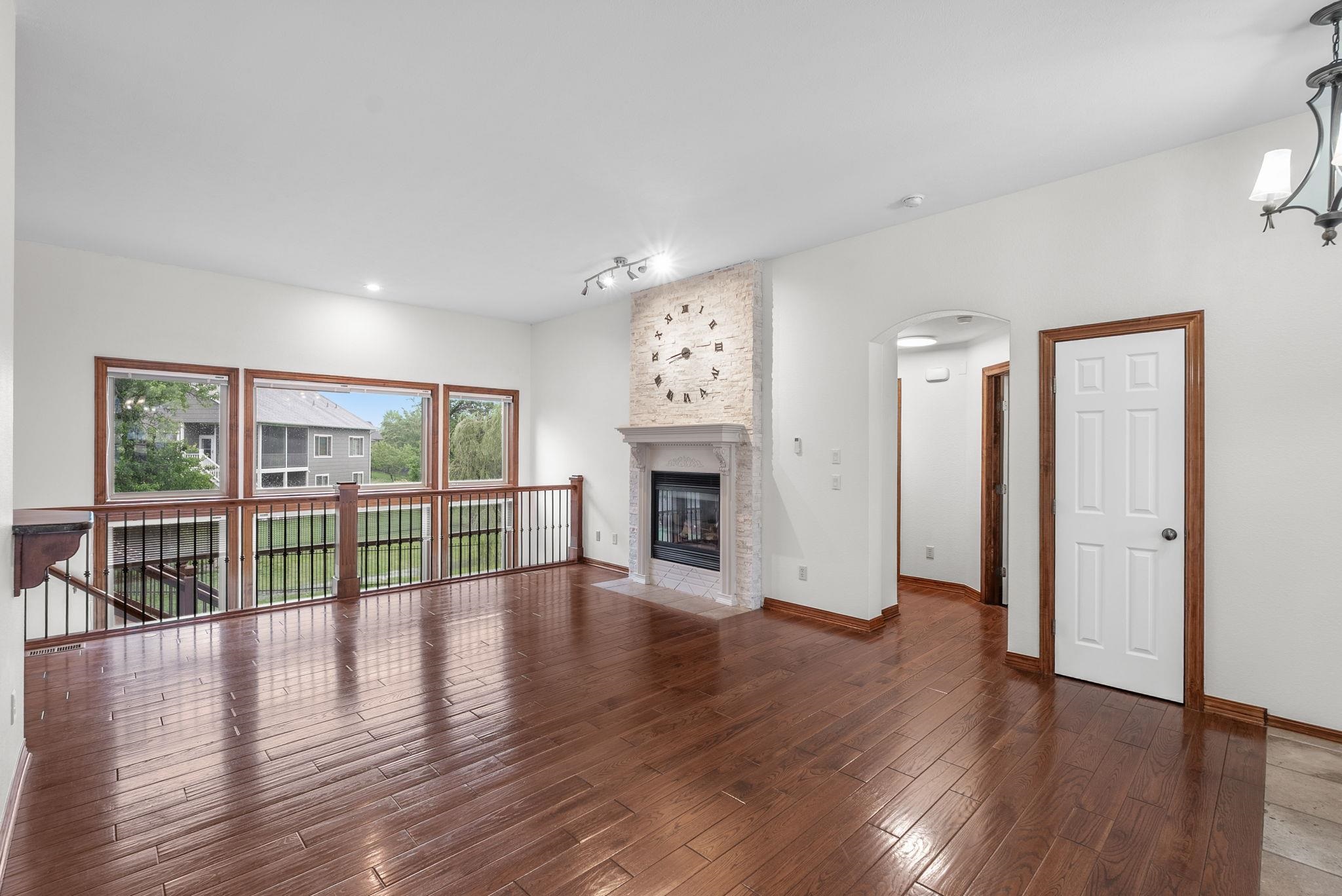 811 Woodstone Property Photo 6