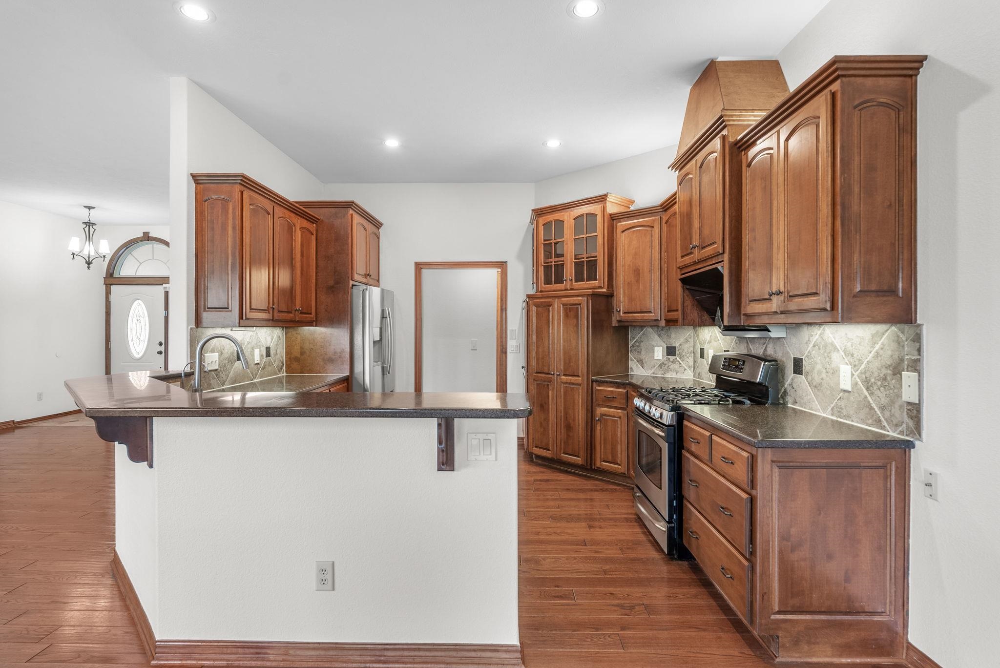 811 Woodstone Property Photo 9