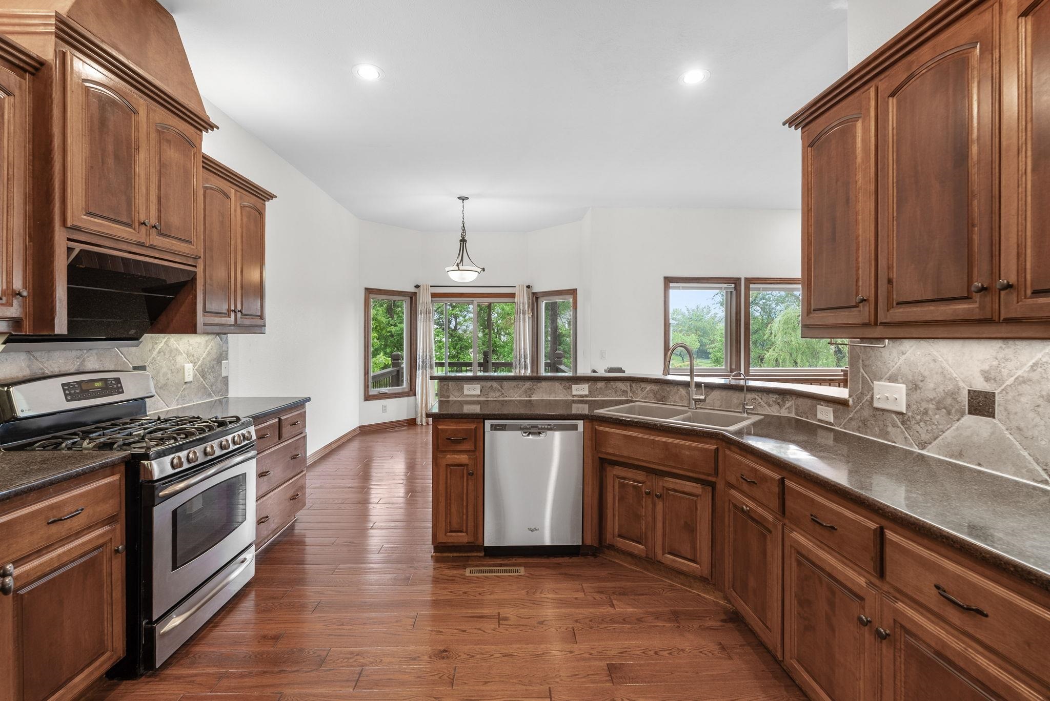 811 Woodstone Property Photo 11