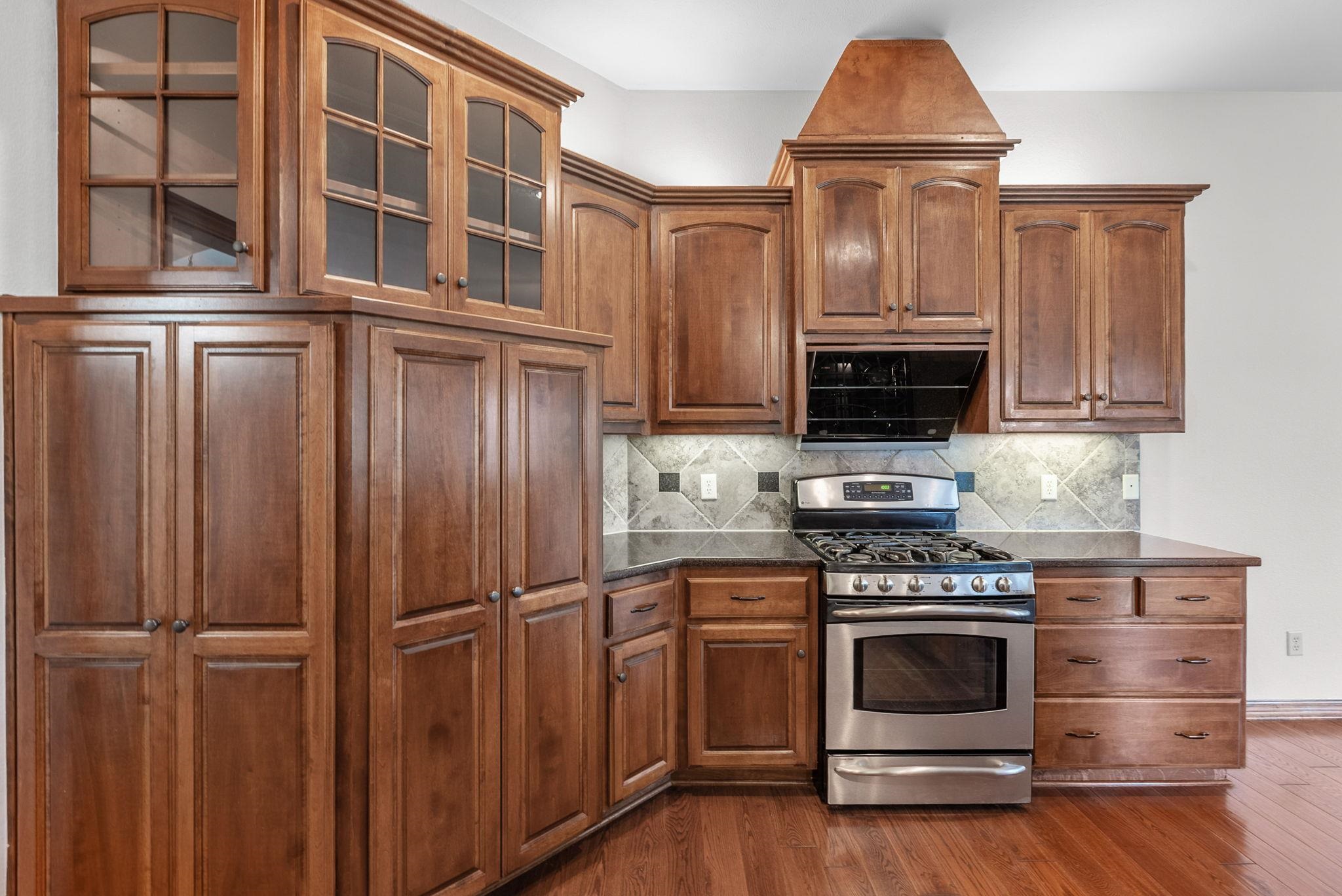 811 Woodstone Property Photo 12