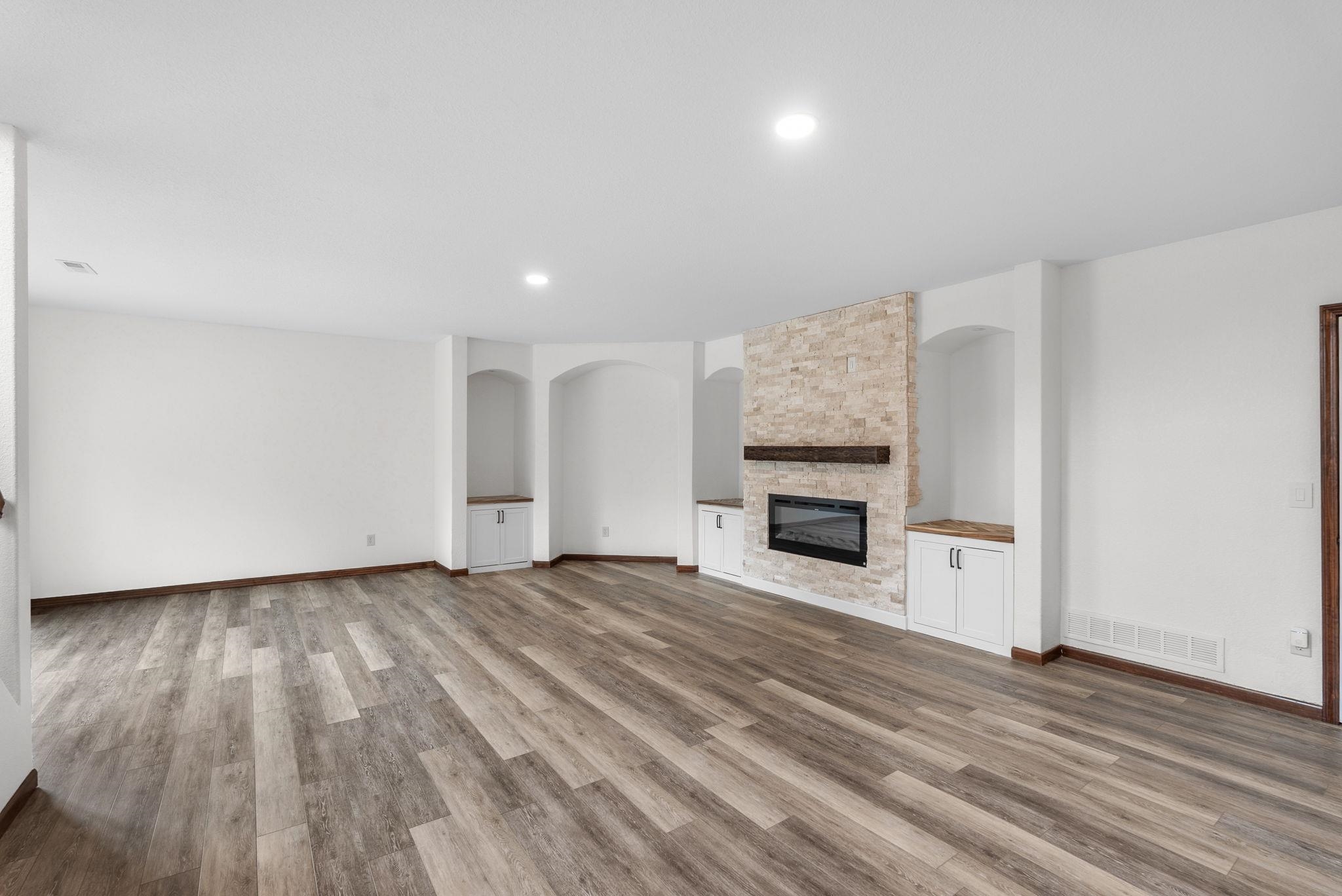 811 Woodstone Property Photo 21