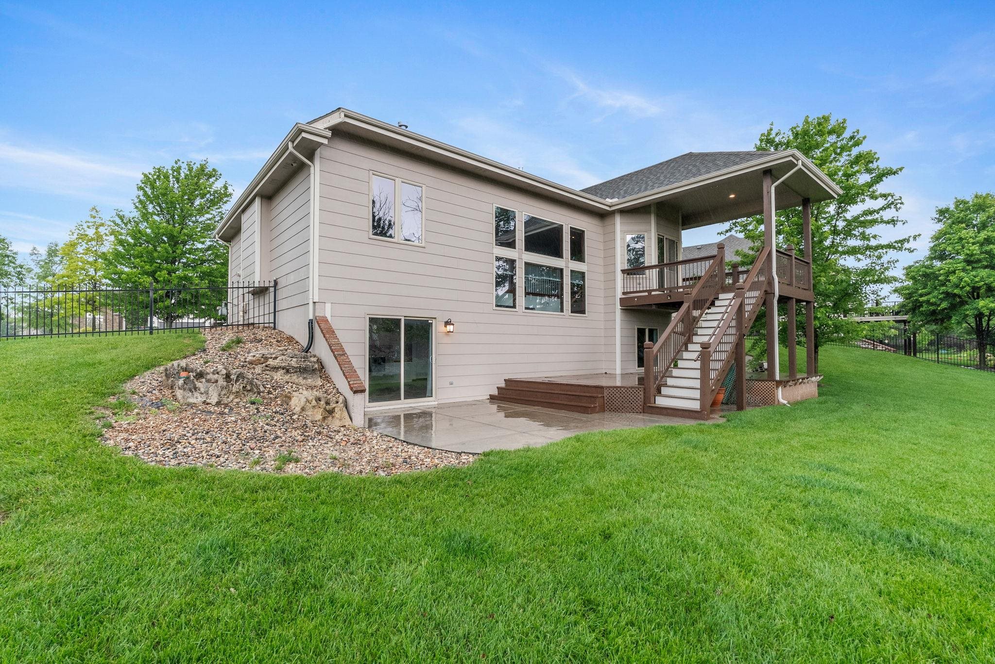 811 Woodstone Property Photo 31