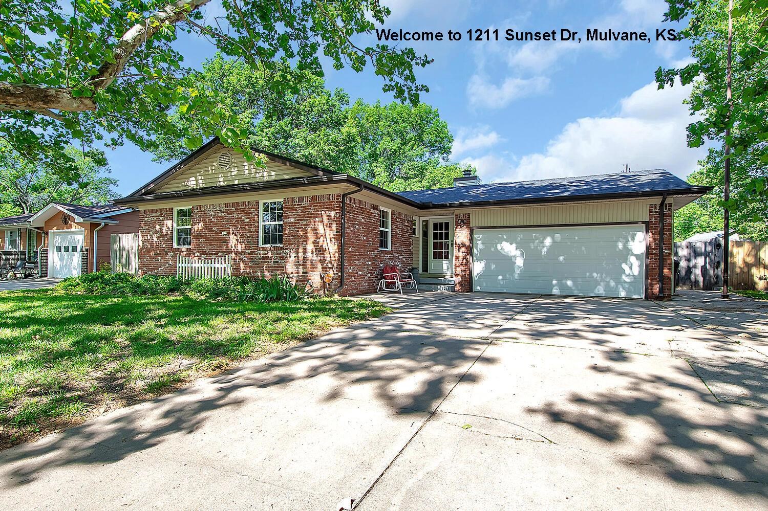 1211 Sunset Dr. Property Photo