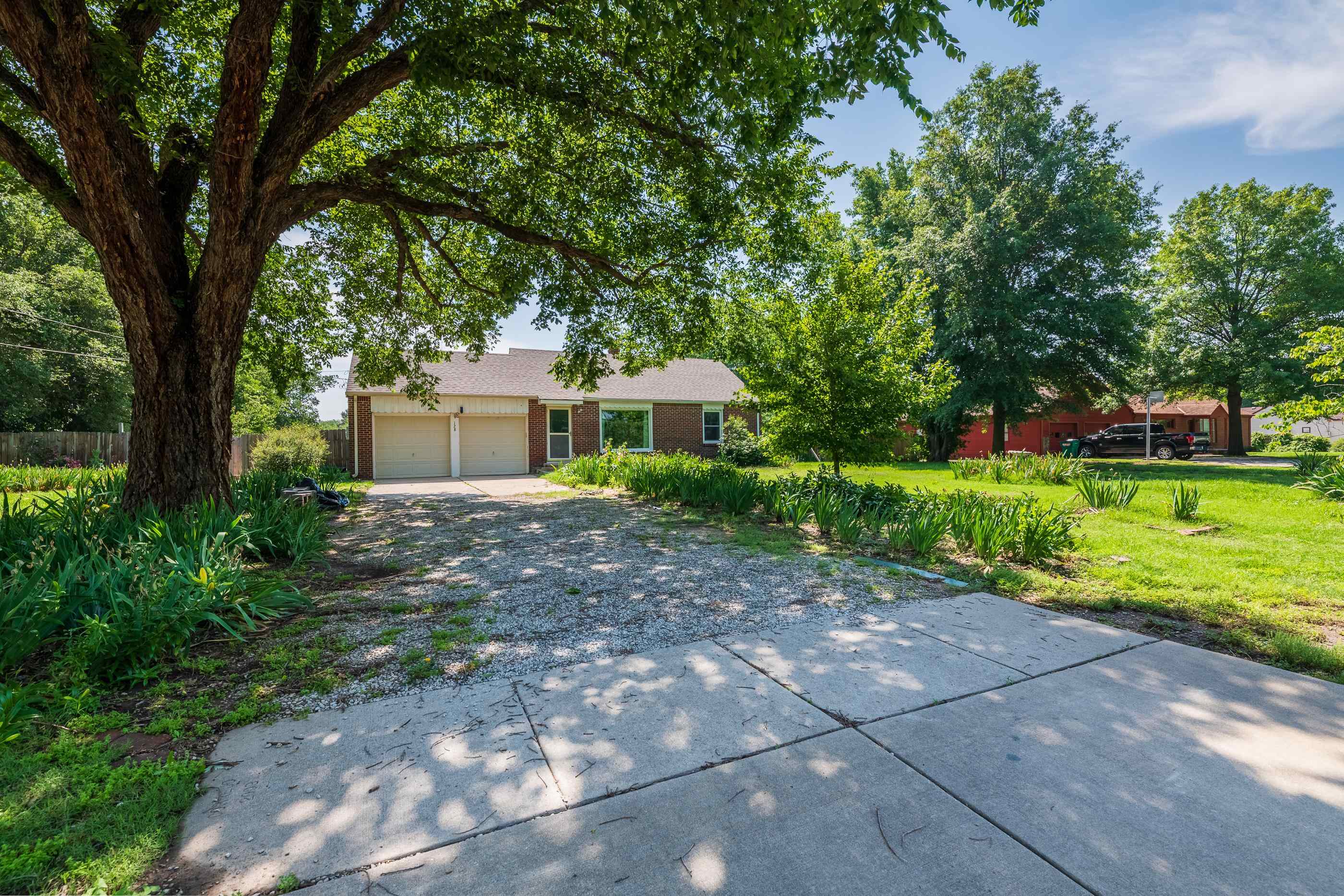 128 N Evergreen Ln Property Photo 3