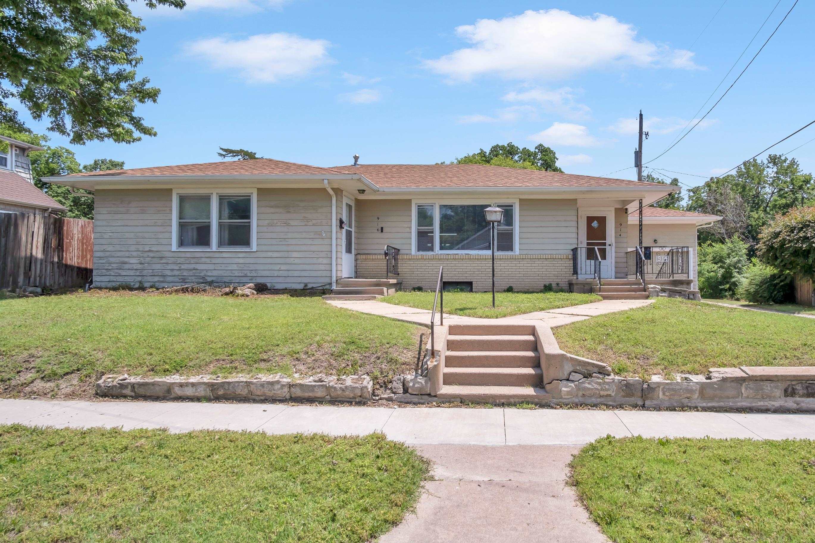 914-916 N Pine St Property Photo 3