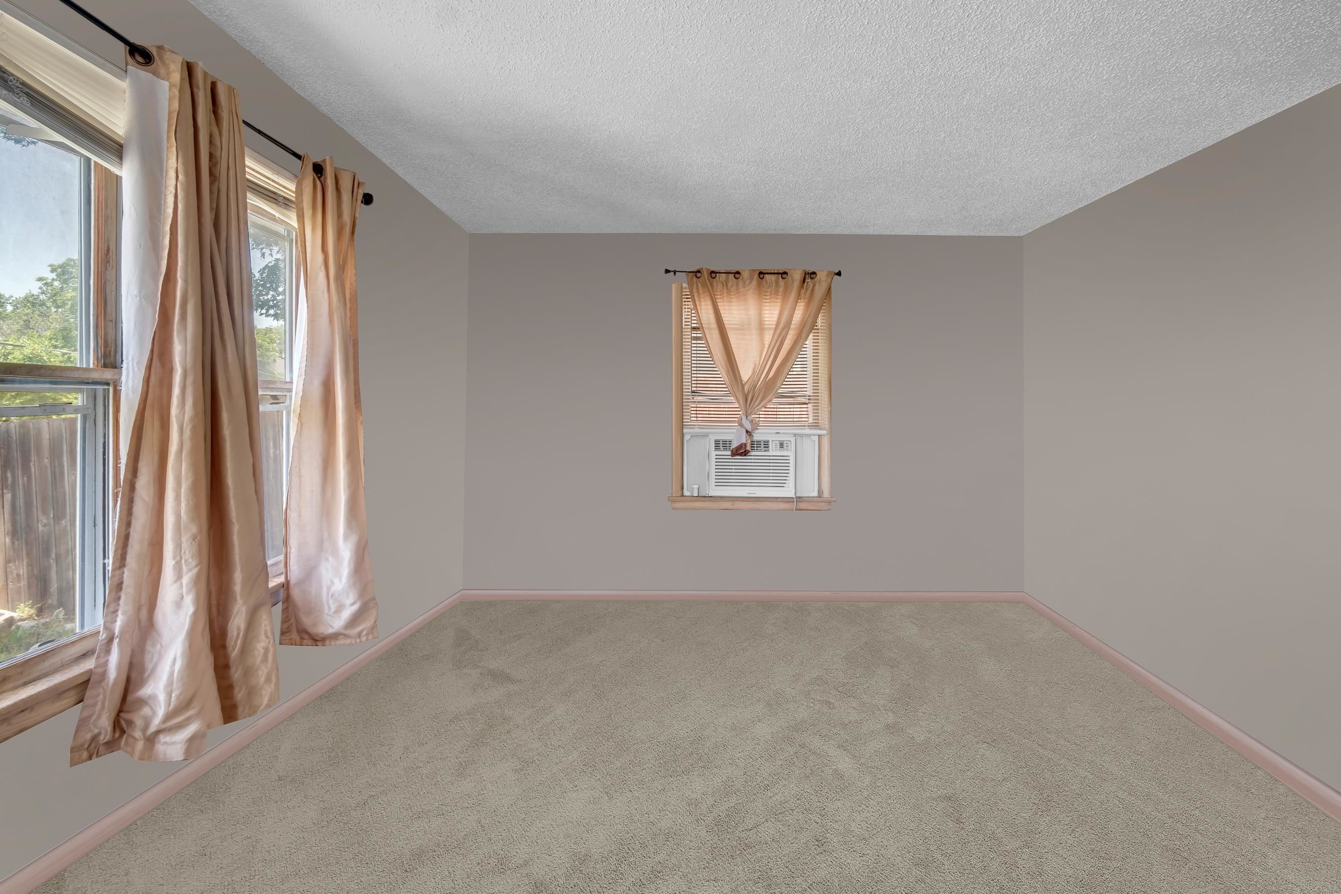 914-916 N Pine St Property Photo 7