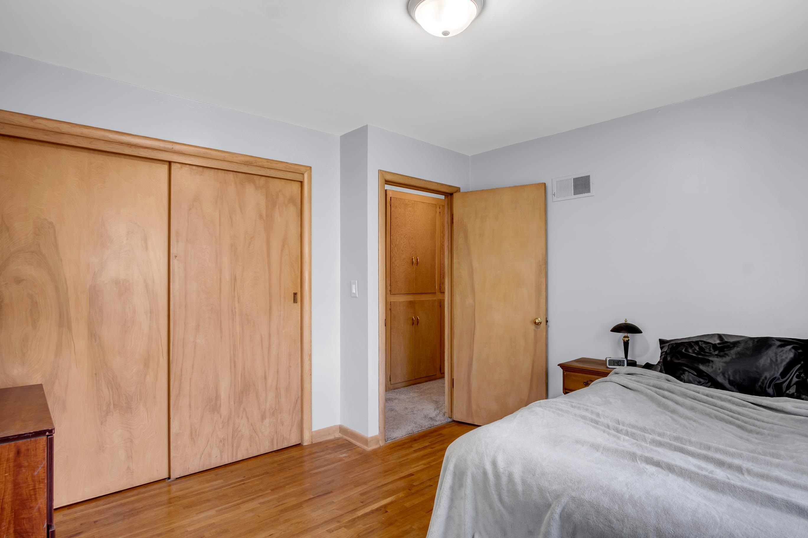 914-916 N Pine St Property Photo 25