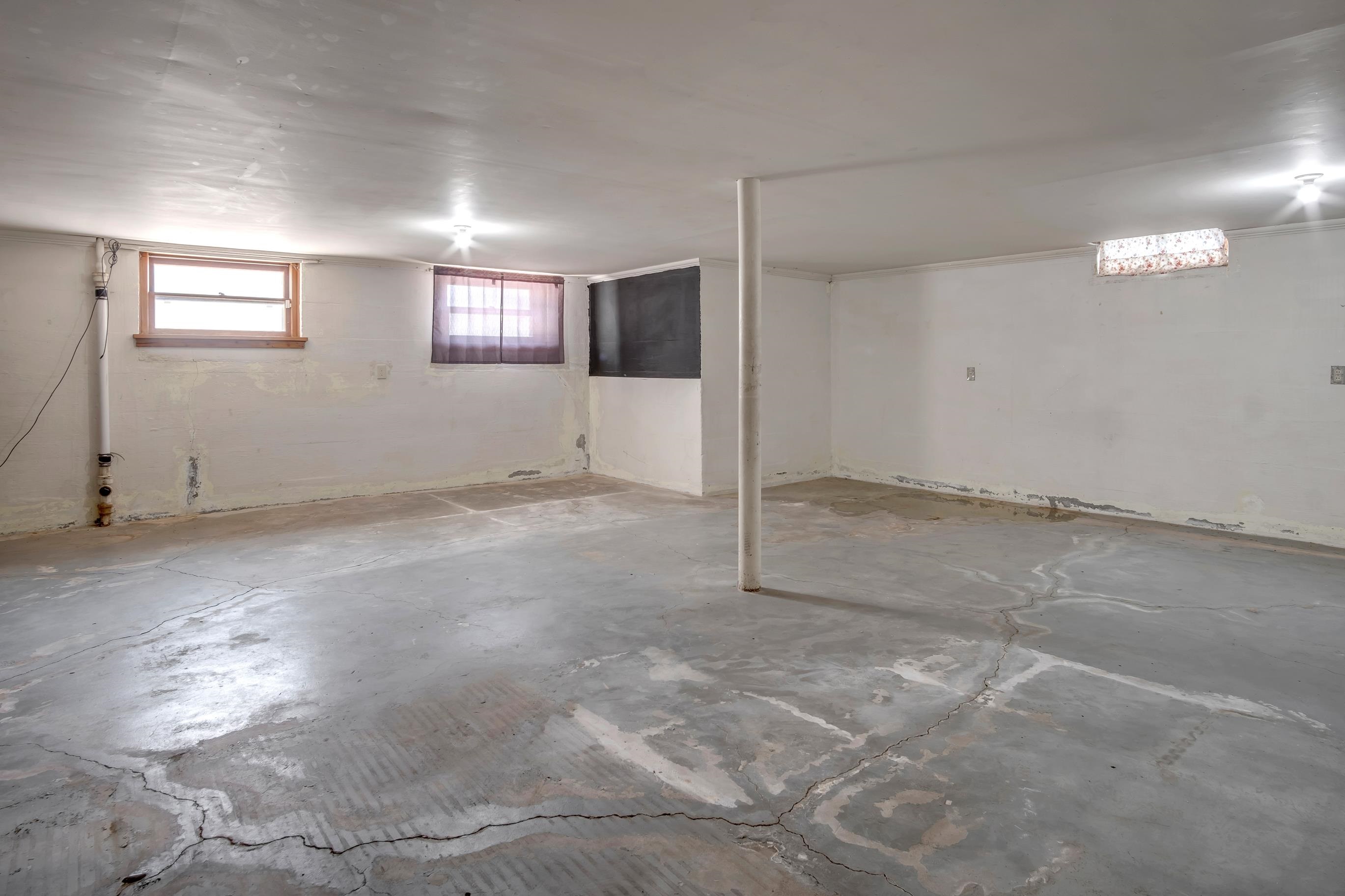 914-916 N Pine St Property Photo 31