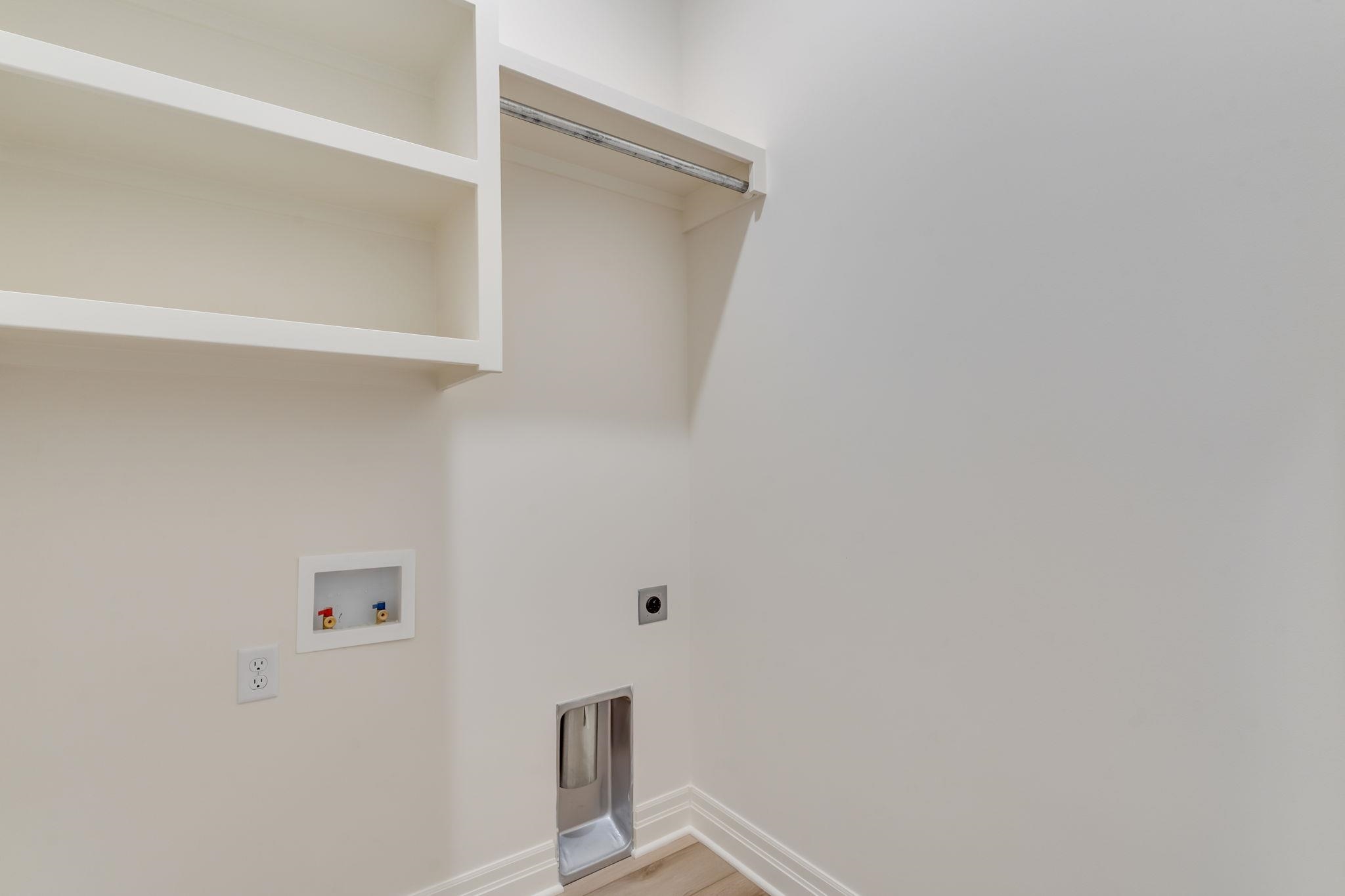 100 S Wellcrest Ct. Property Photo 15