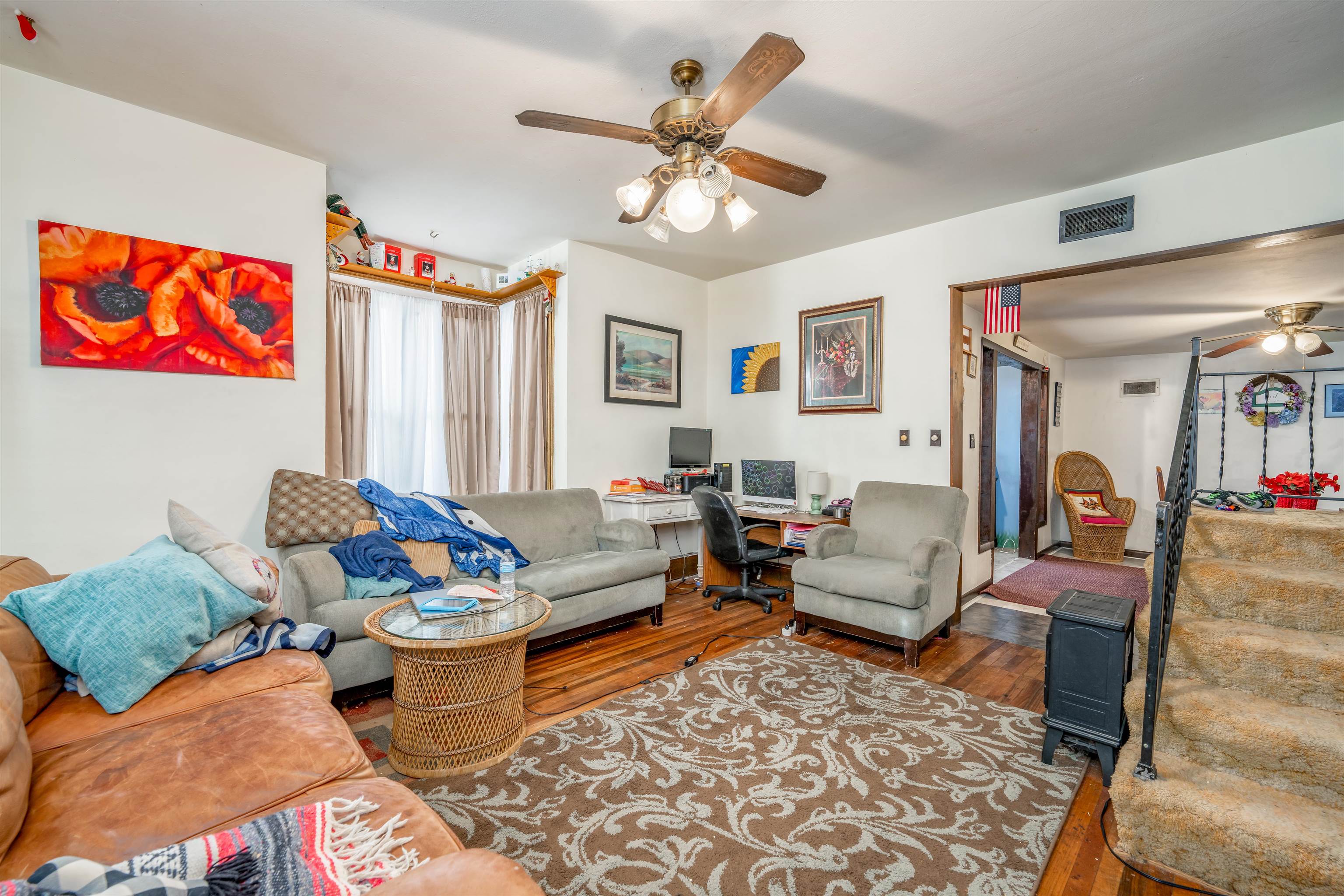 602 Lincoln Property Photo 8