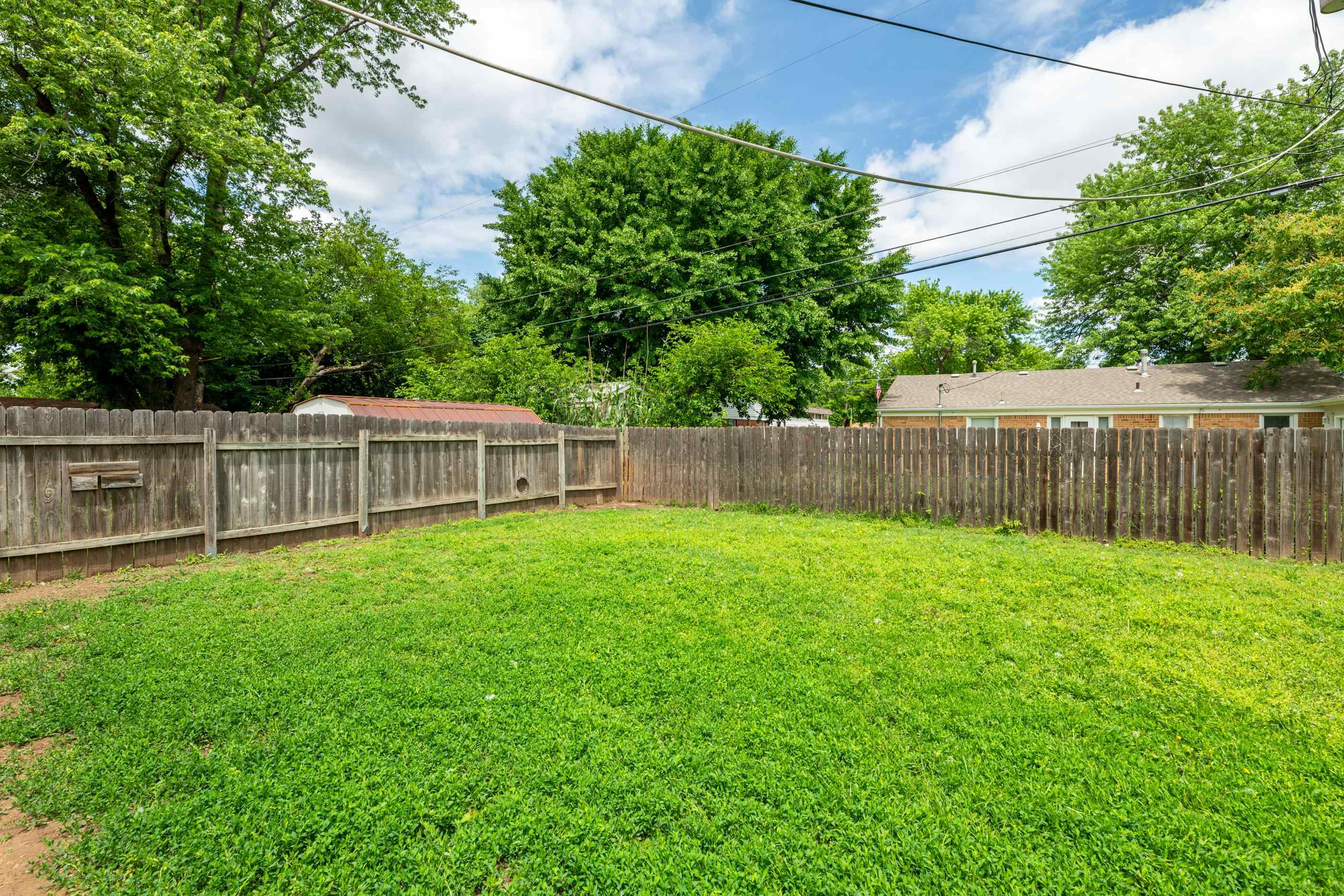 1420 E Amsden Ln Property Photo 24