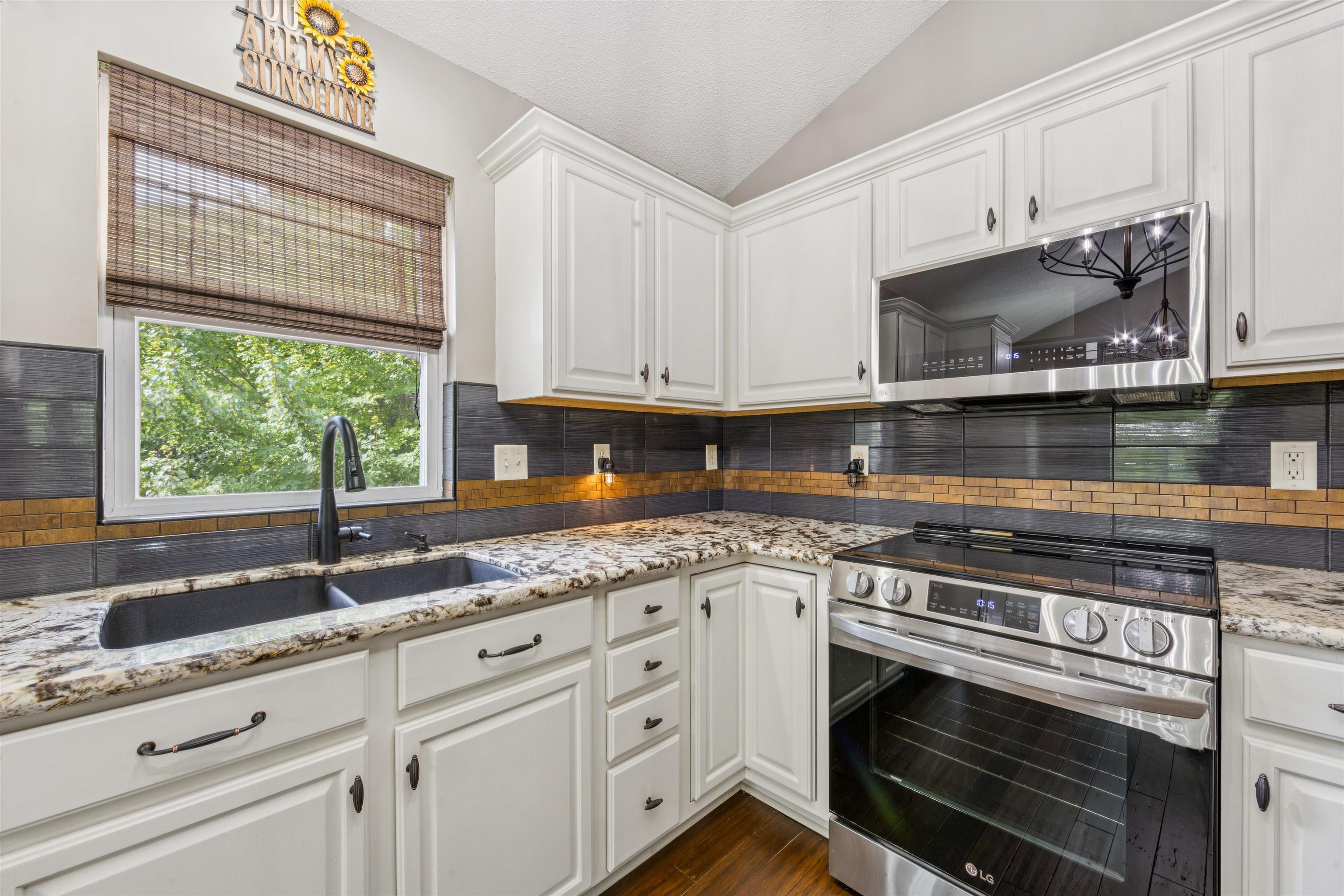 6401 W Clear Meadow St Property Photo 12