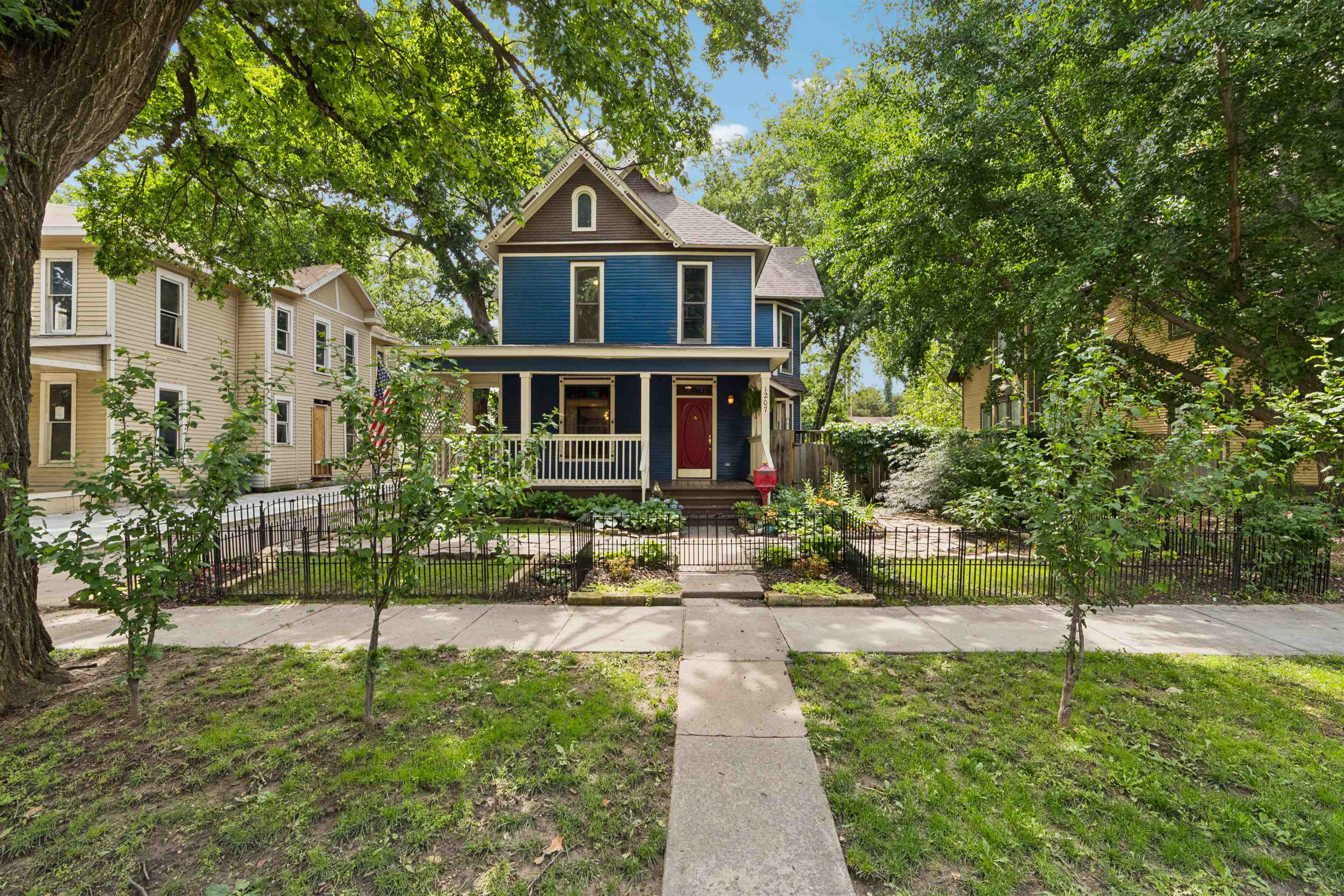 1207 N Bitting Ave Property Photo 1