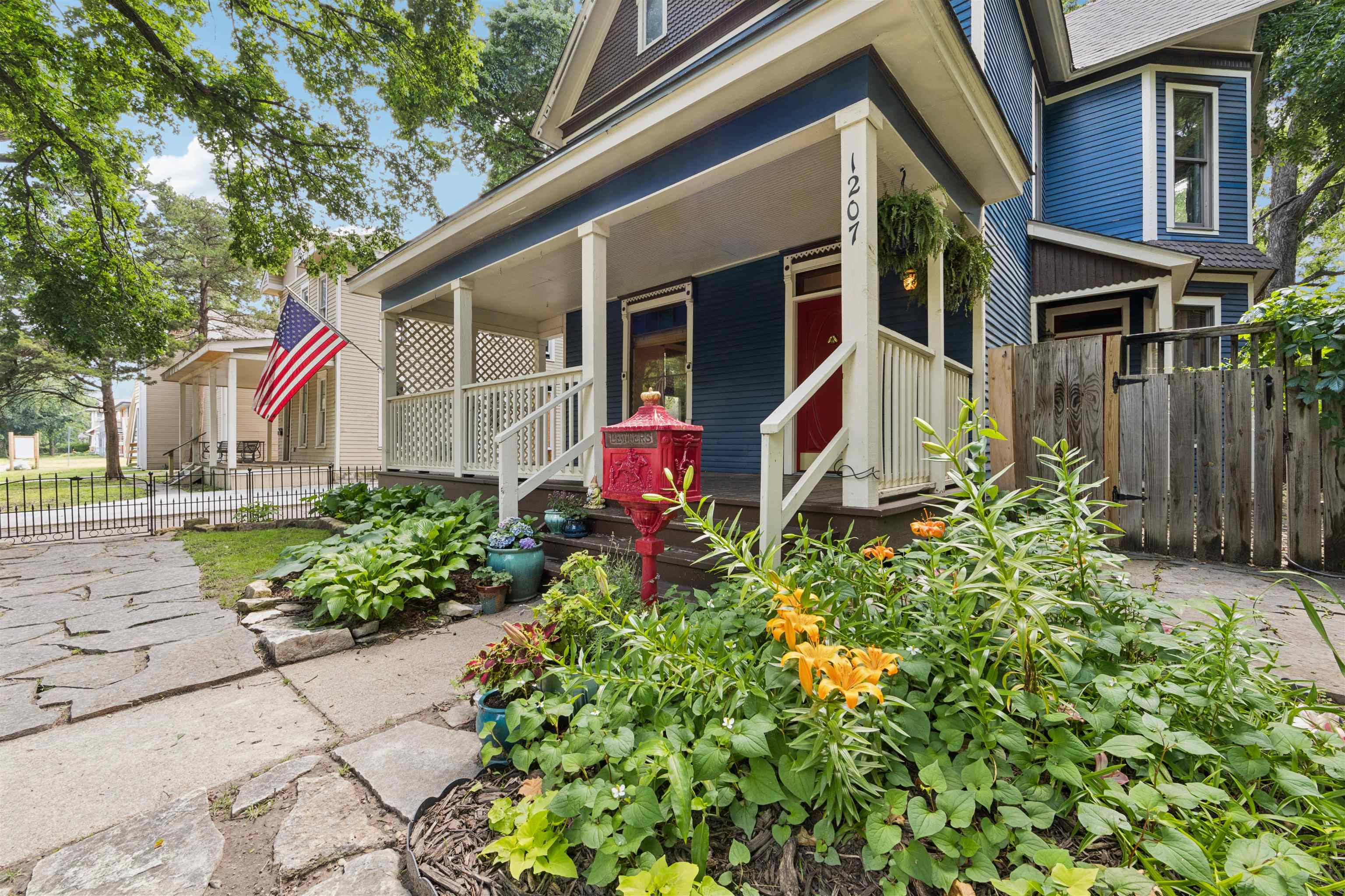 1207 N Bitting Ave Property Photo 3