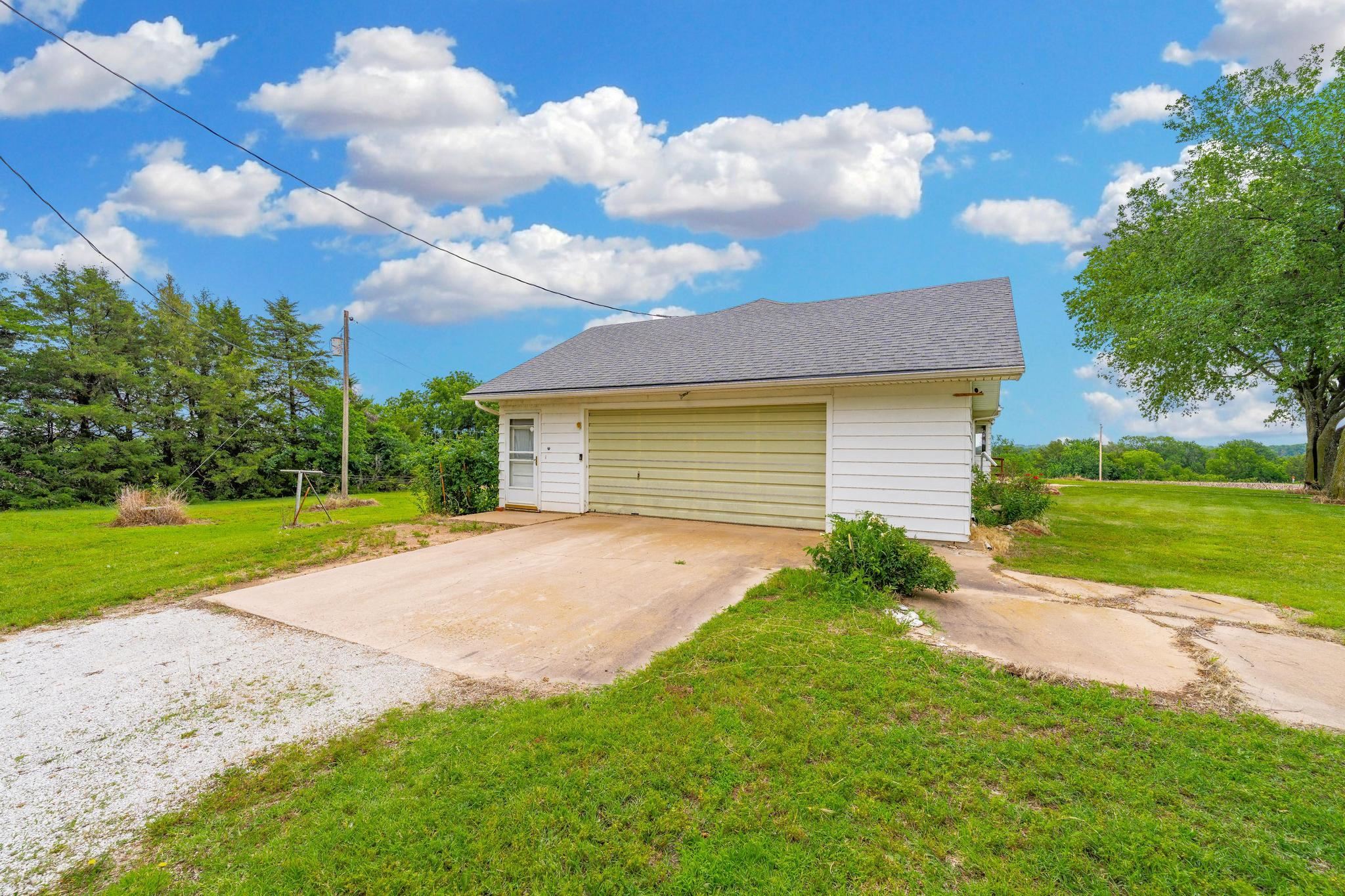875 S Geuda Springs Rd Property Photo 28