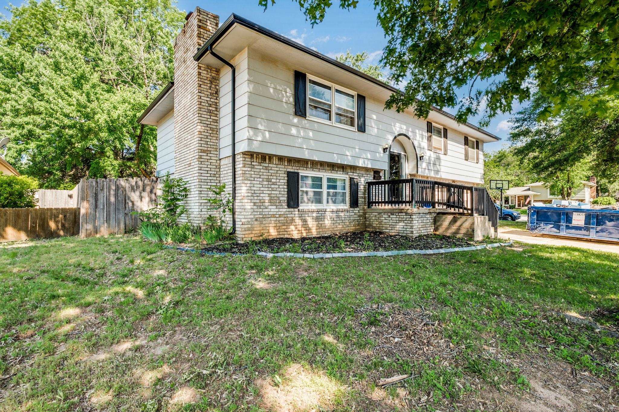 609 N Willow Dr Property Photo 4