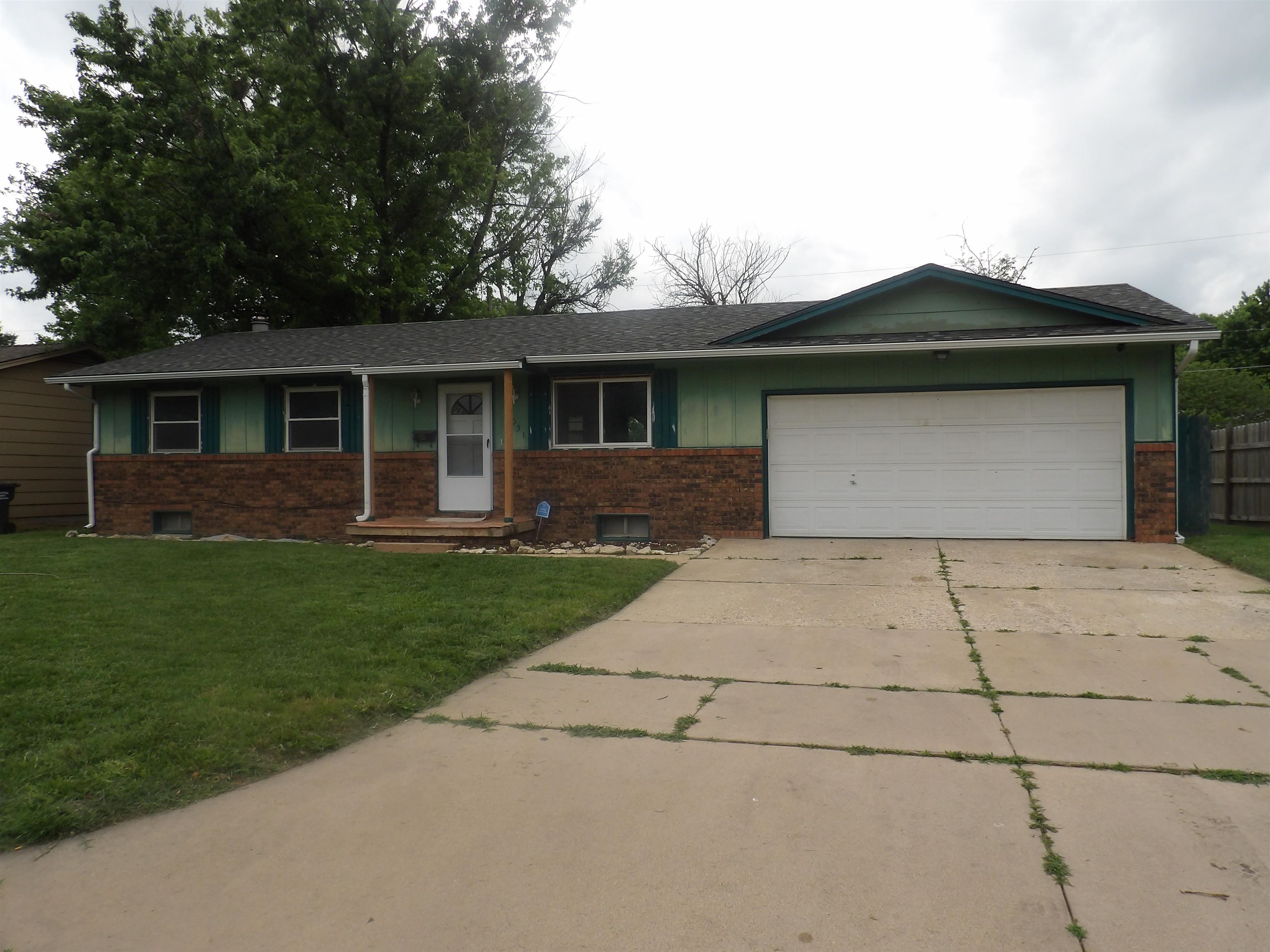 3031 S Chase Property Photo