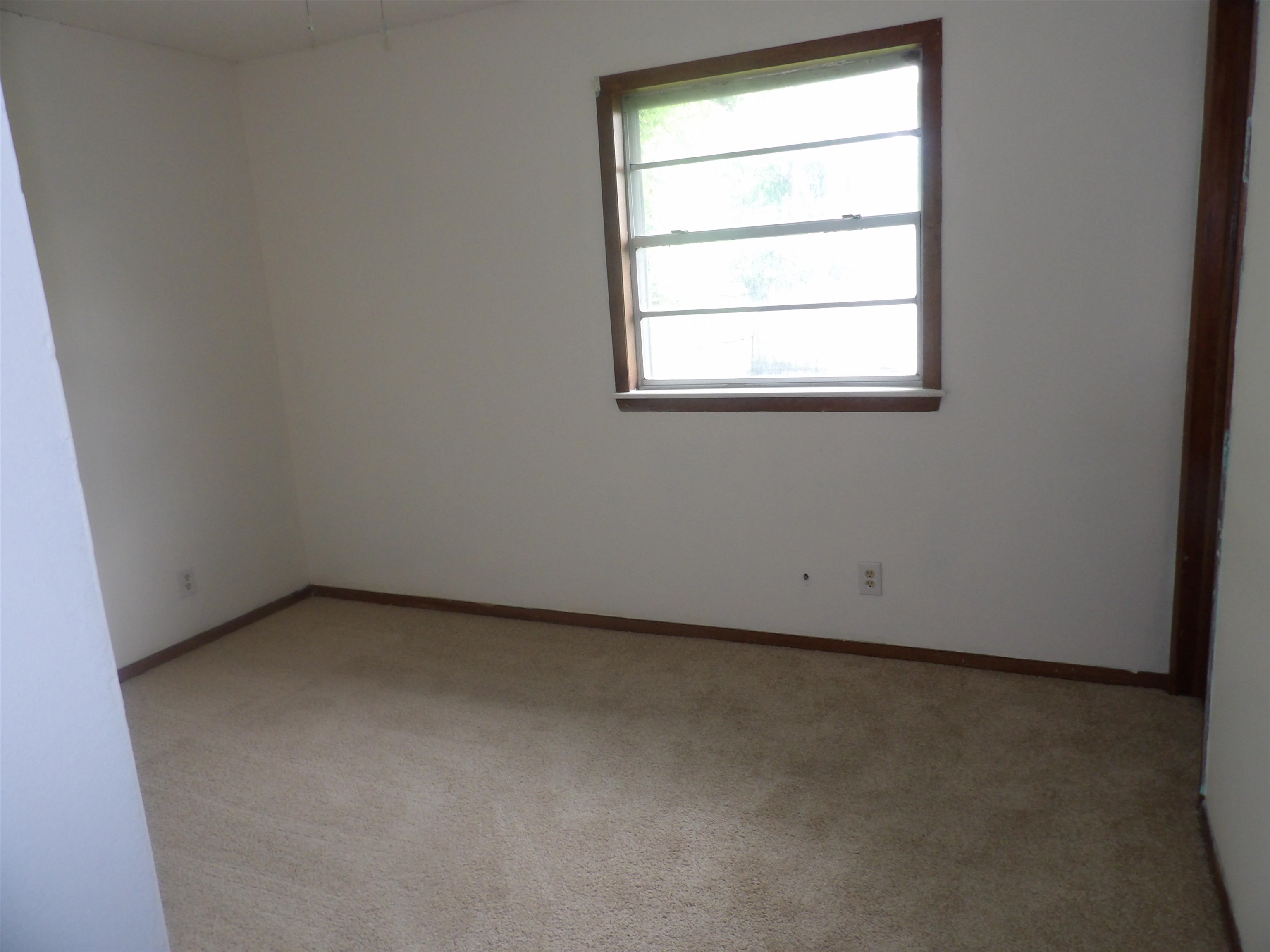 3031 S Chase Property Photo 7