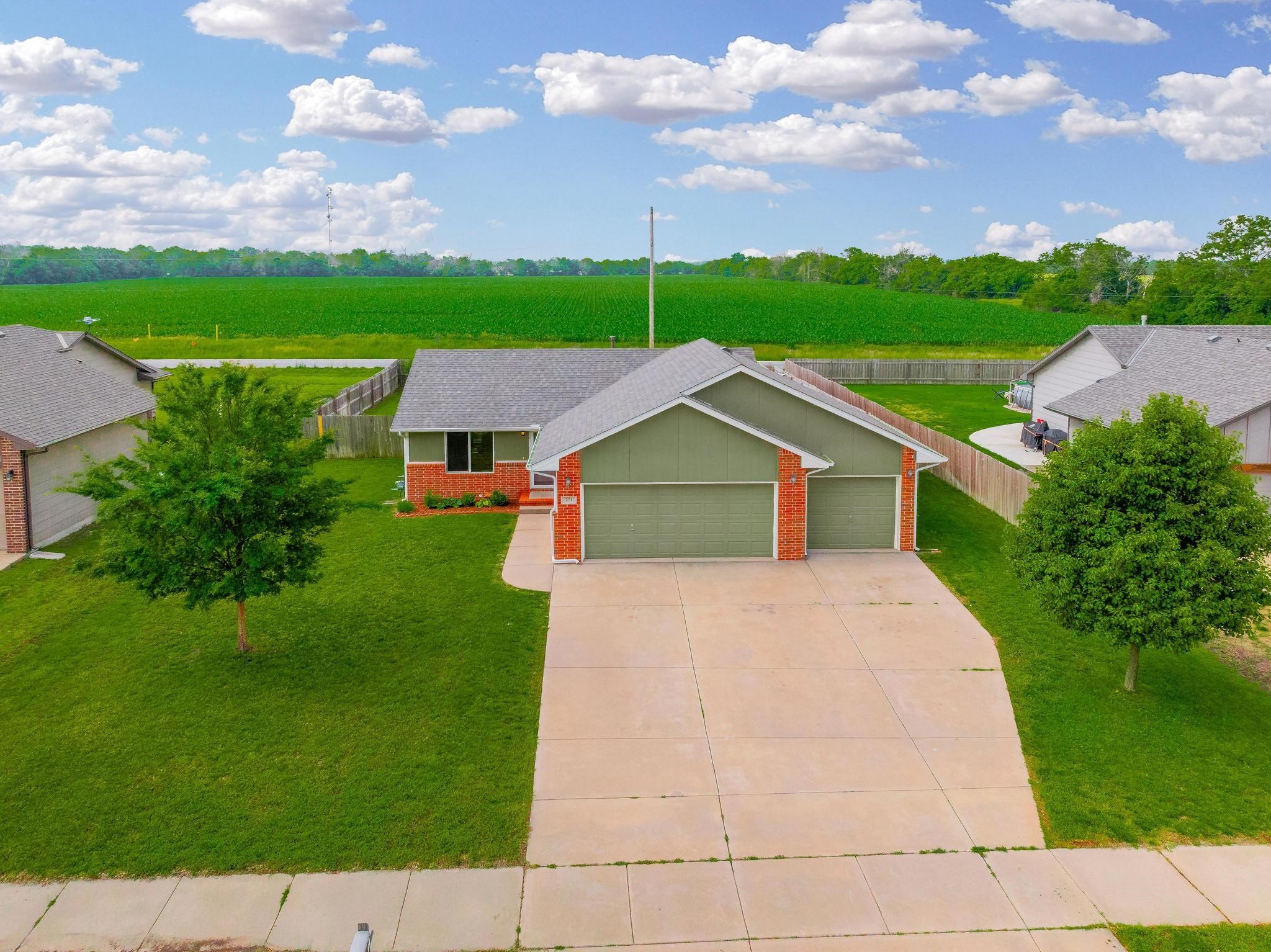 271 Sunrise Cir Property Photo 1