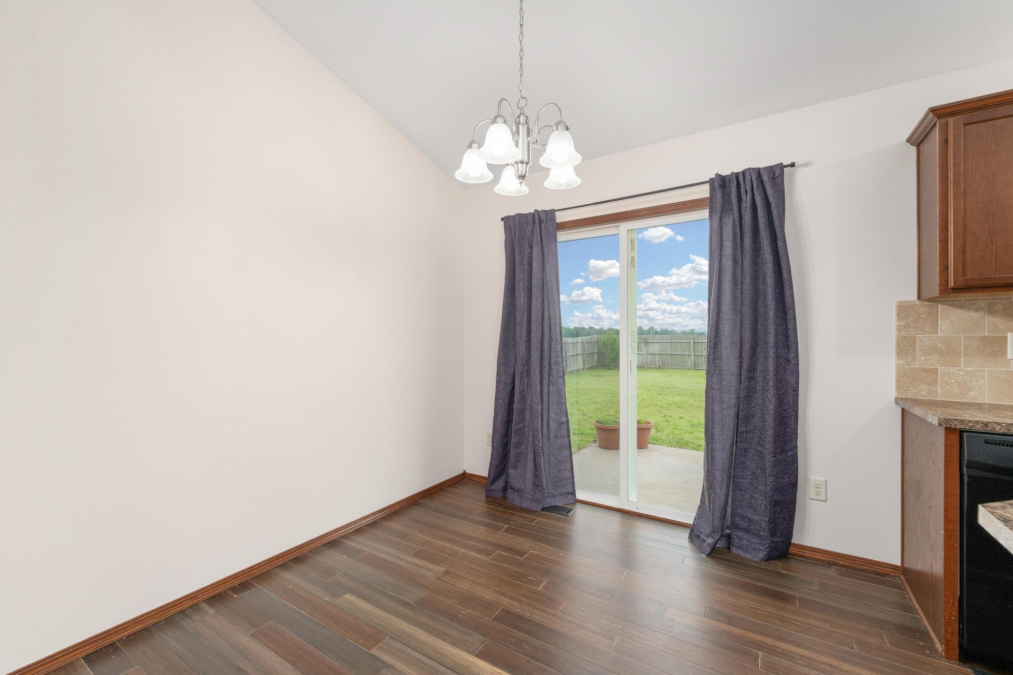 271 Sunrise Cir Property Photo 6