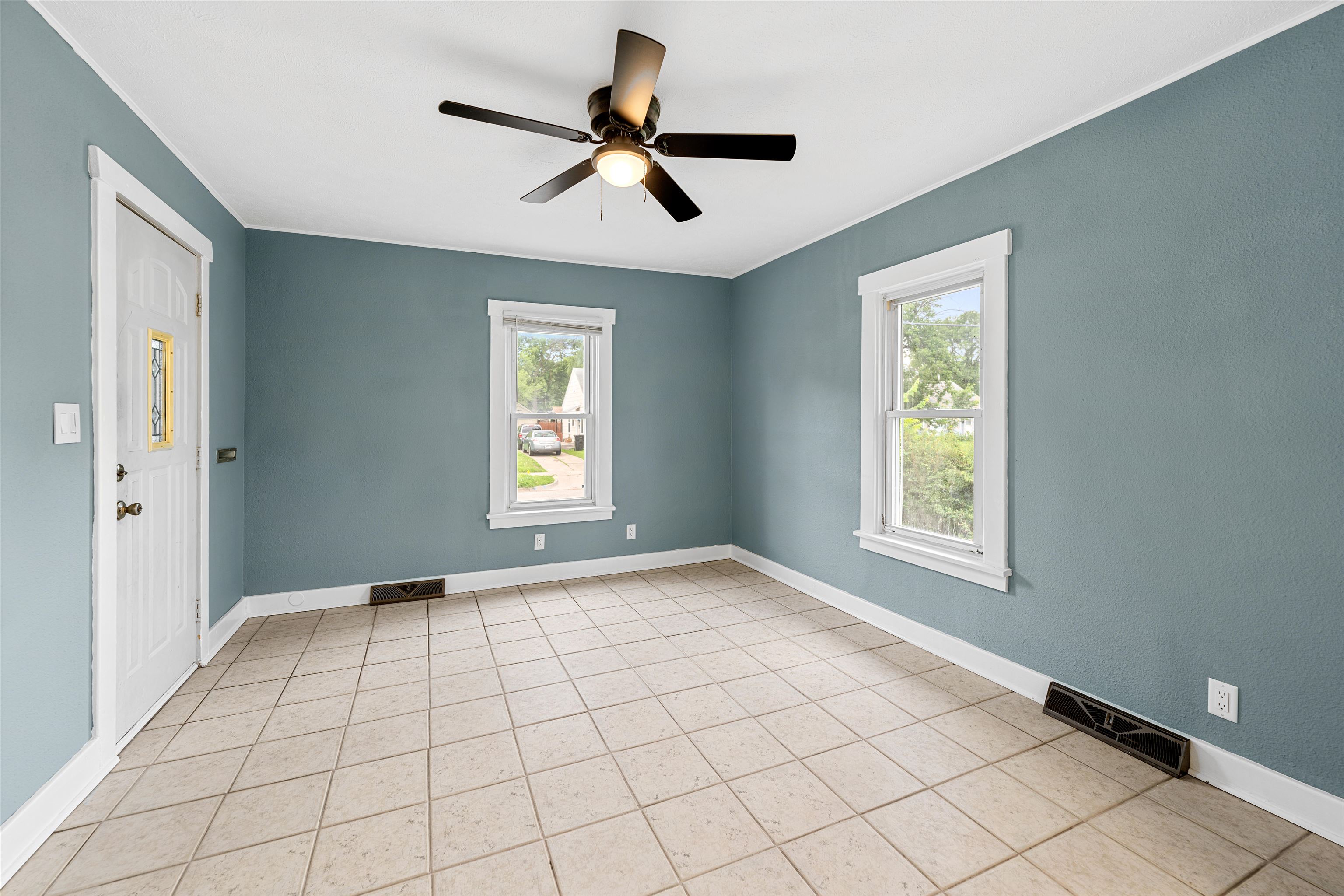 708 W Prescott Ave Property Photo 7