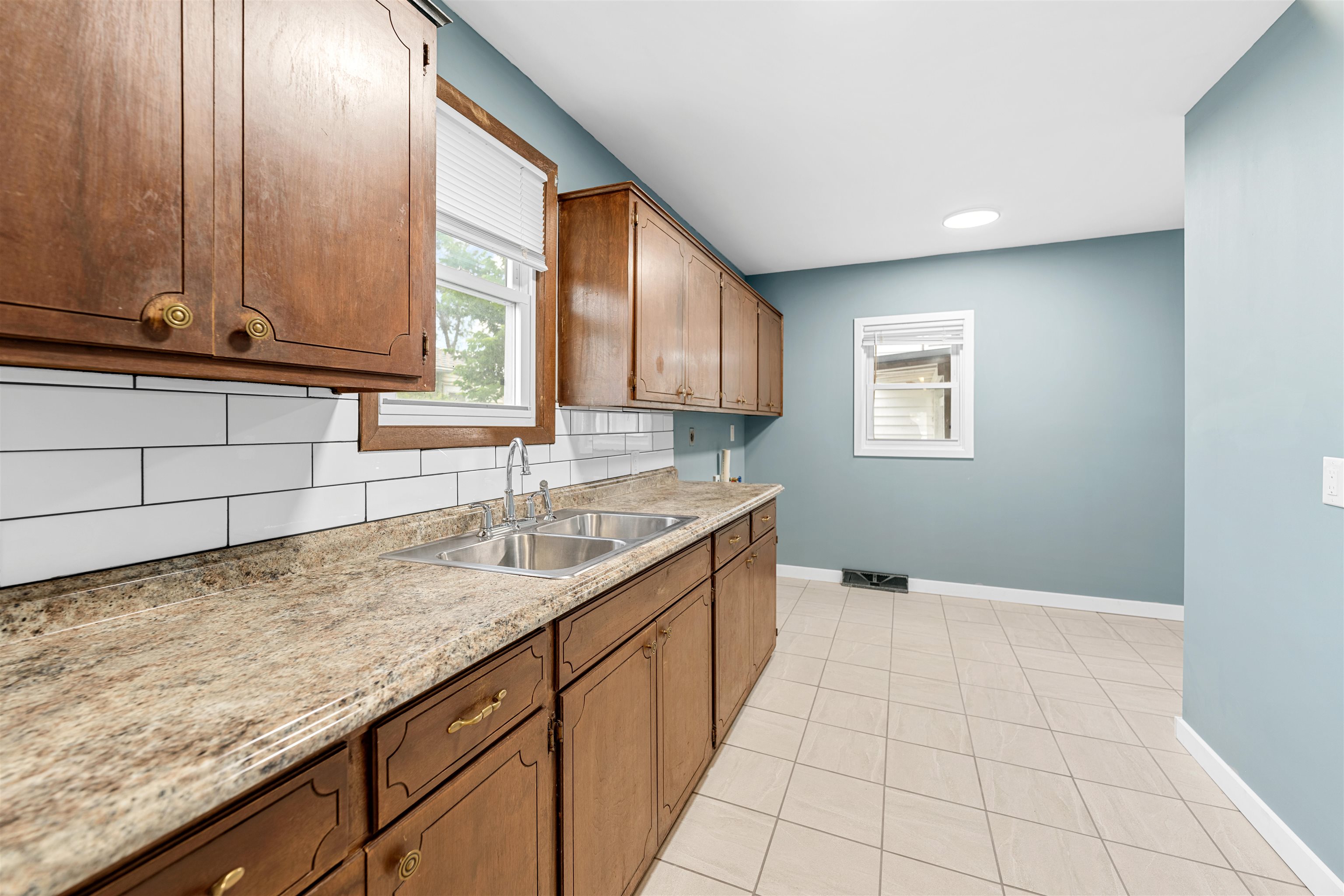 708 W Prescott Ave Property Photo 15