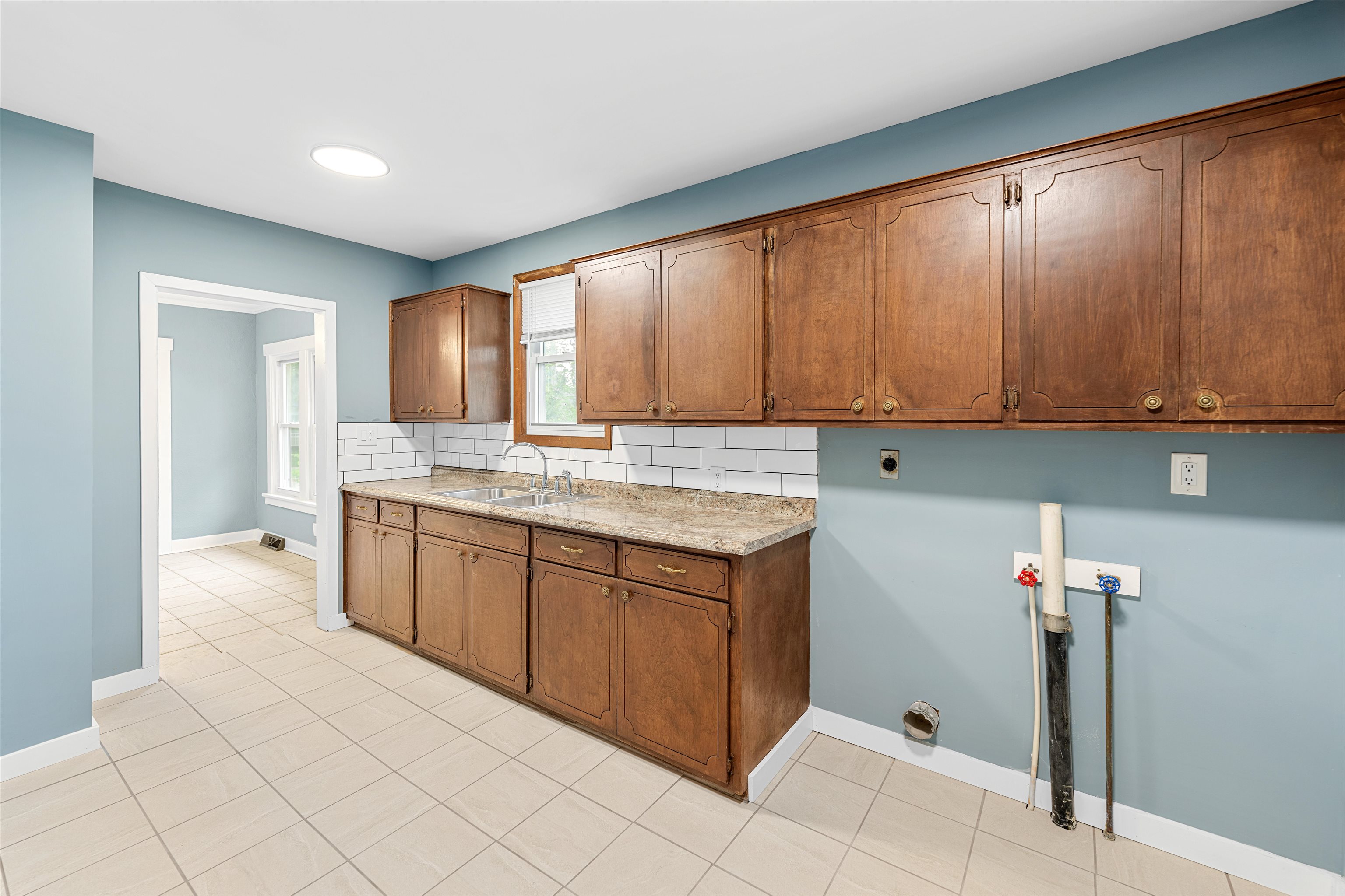 708 W Prescott Ave Property Photo 17