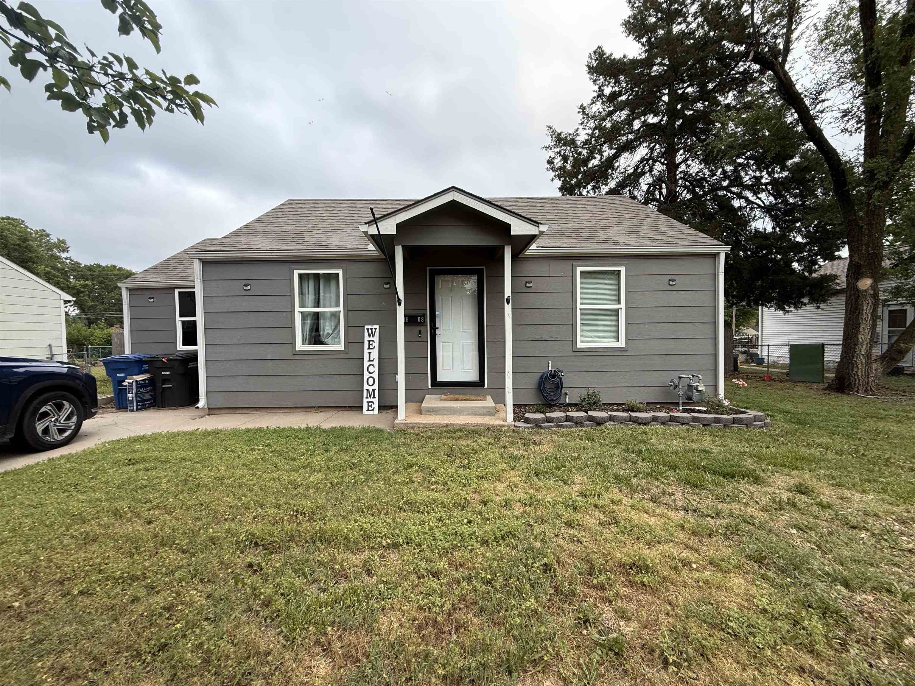 1608 Moyle St Property Photo 1