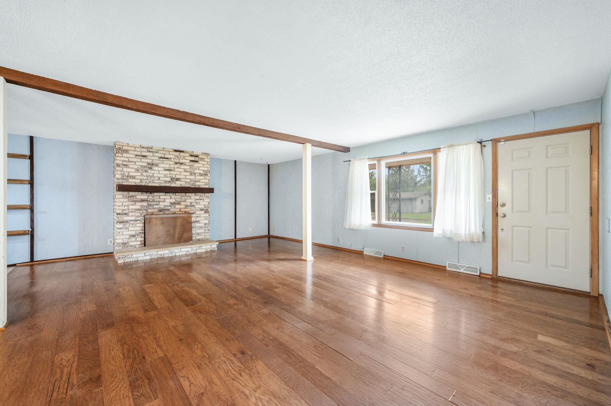 643 N Atherton St Property Photo 9