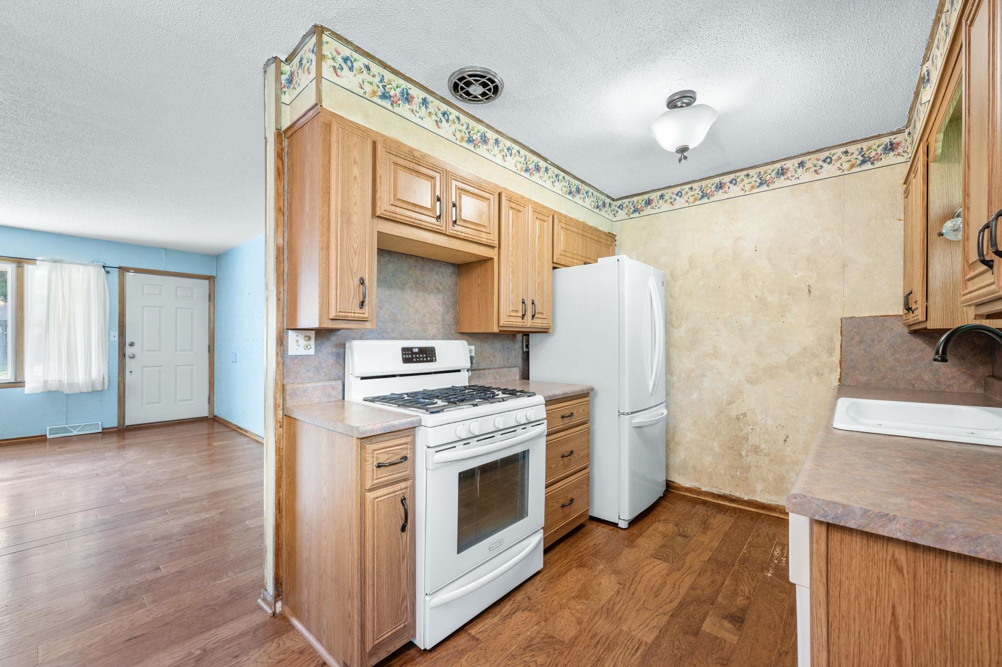 643 N Atherton St Property Photo 14