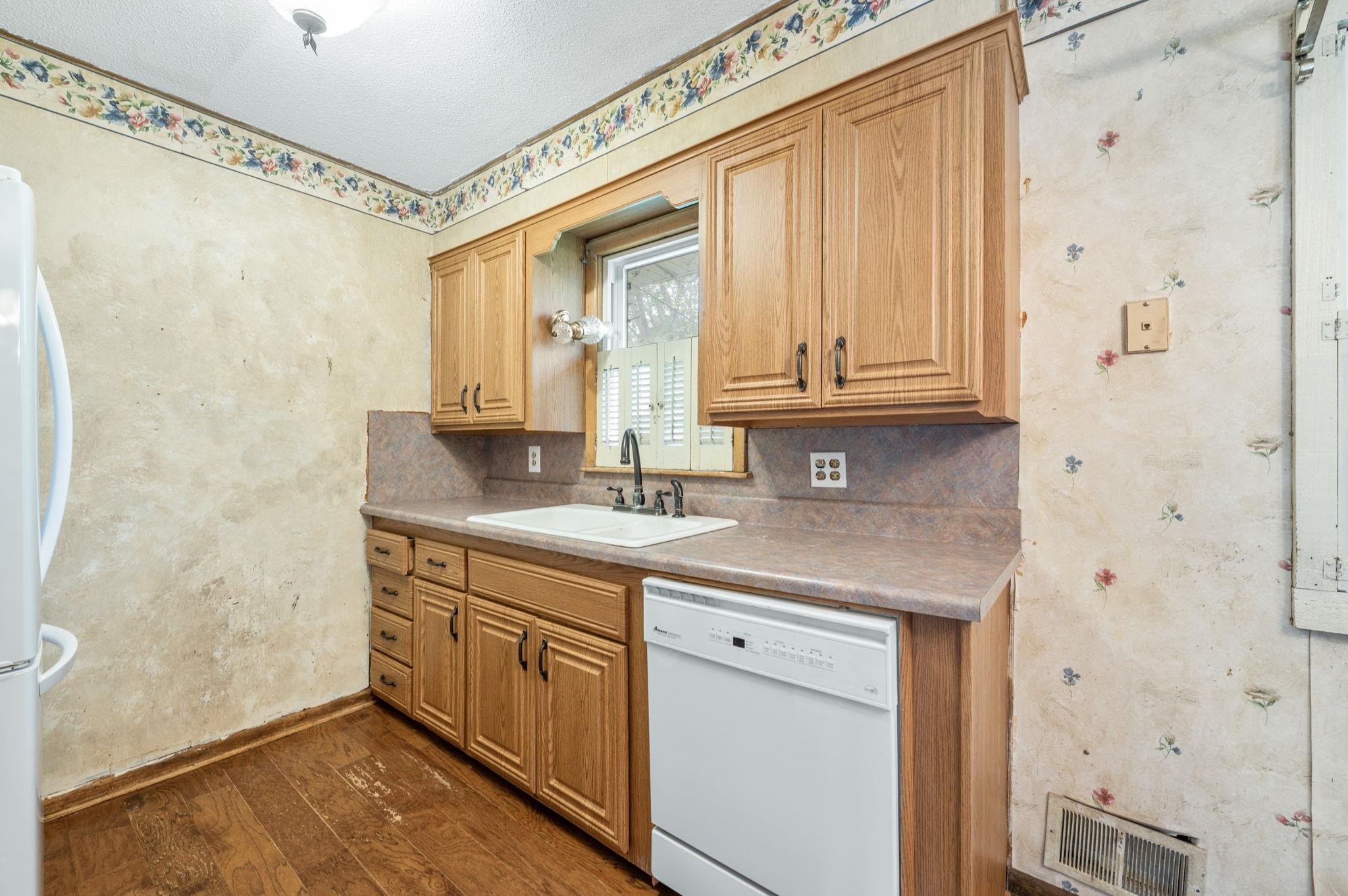 643 N Atherton St Property Photo 15