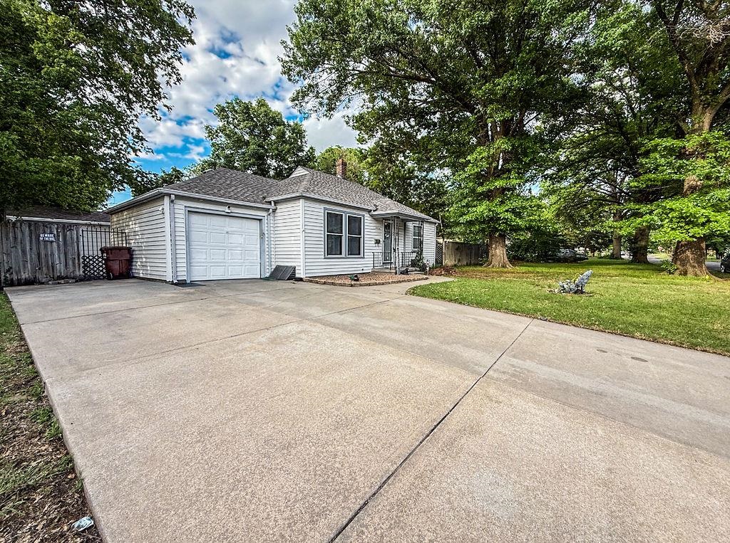3426 E Countryside Plz