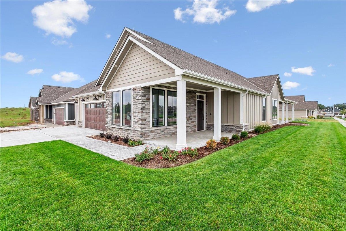 203 S Legacy Way Property Photo 3