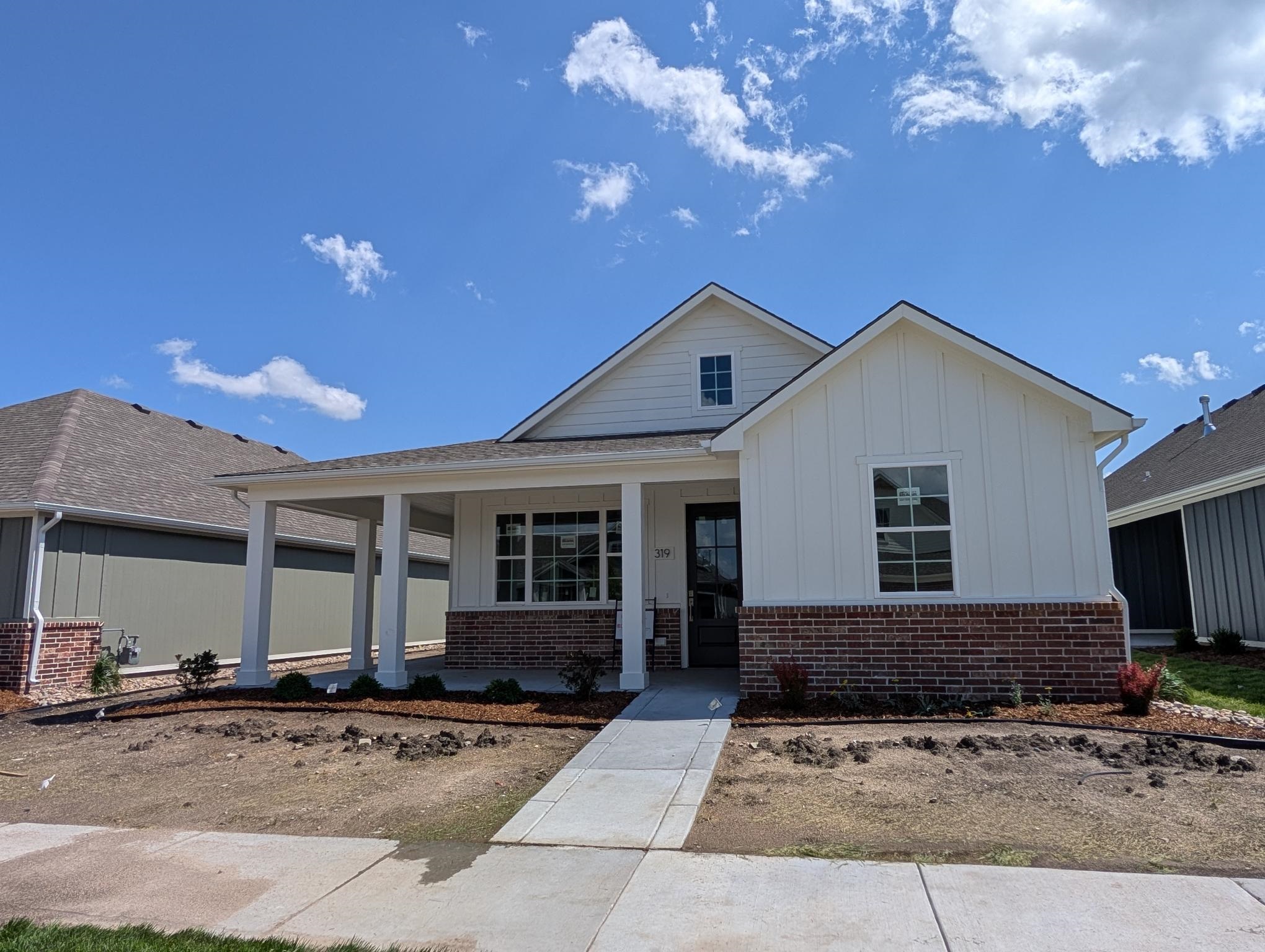 319 W Boxthorn Property Photo 1